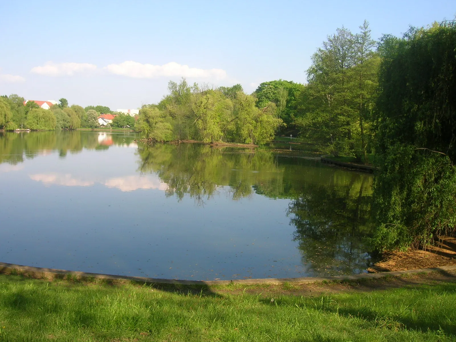 Photo showing: Obersee in Berlin-Alt-Hohenschönhausen