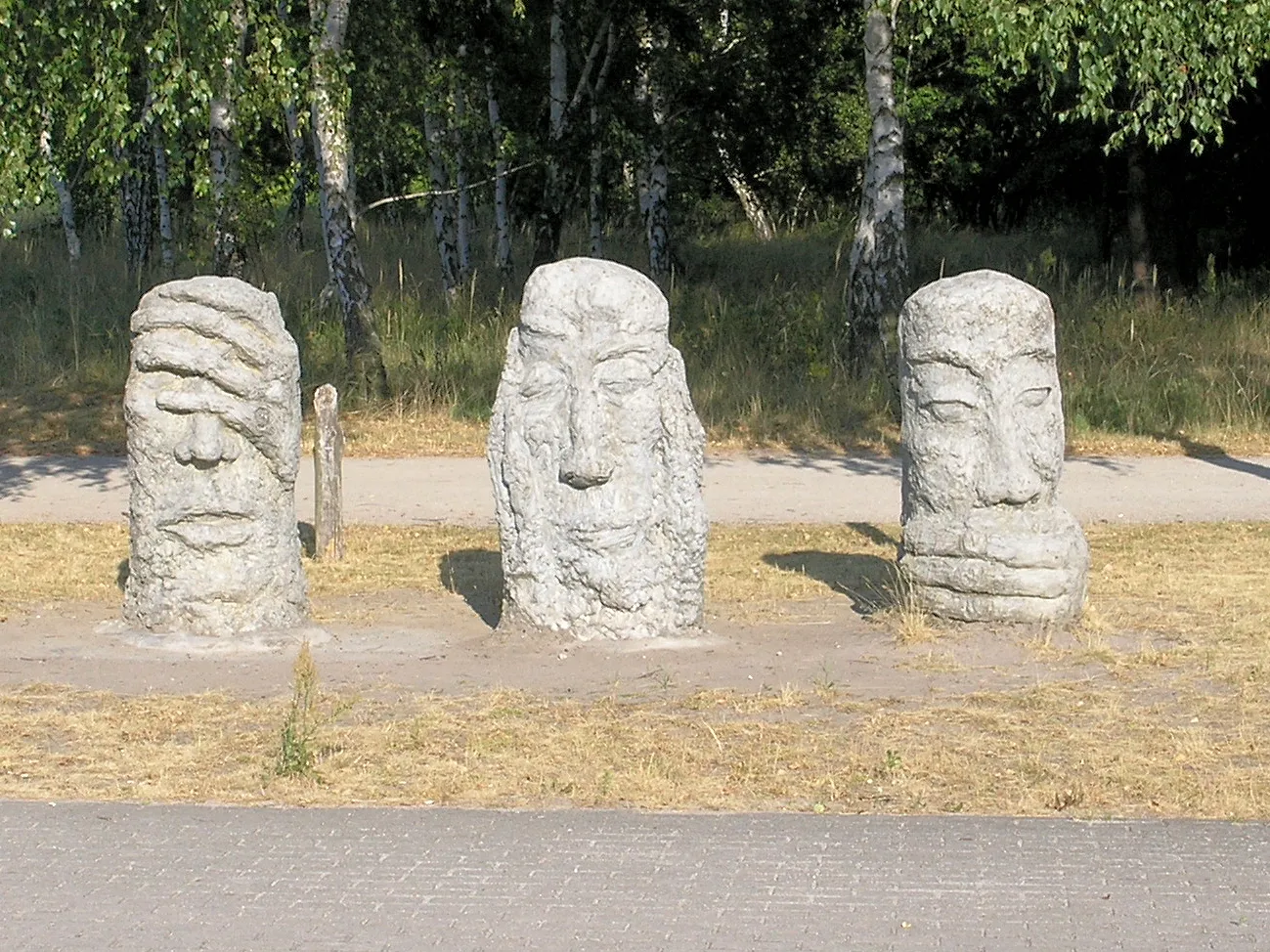 Photo showing: Memorial stone, KZ Sachsenhausen Außenlager Falkensee, Hamburger Straße , Falkensee, Germany