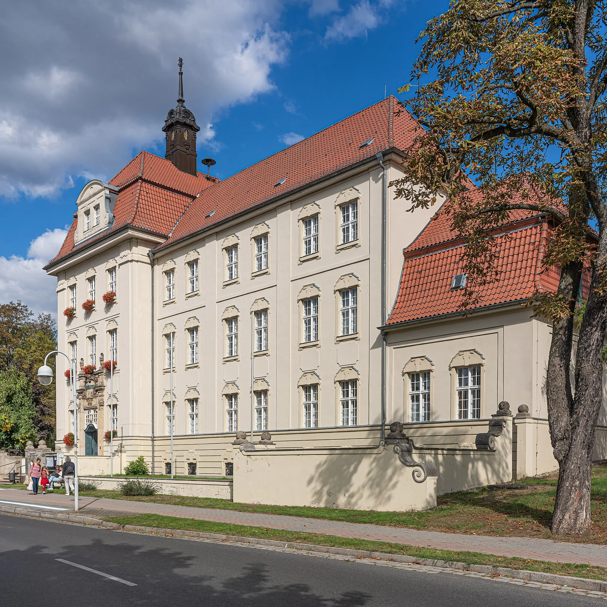 Photo showing: Town hall in Altlandsberg, Brandenburg, Germany