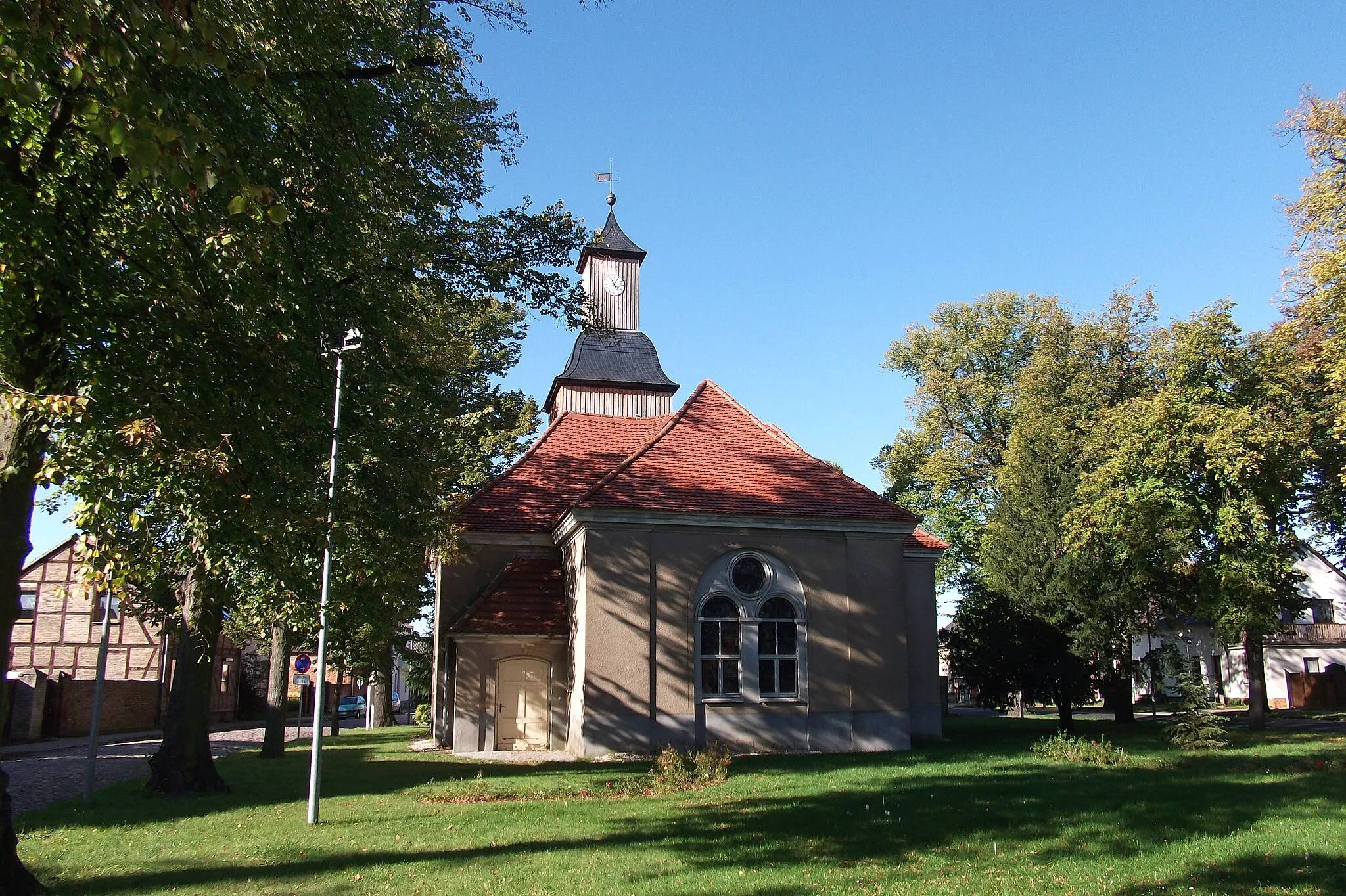 Photo showing: Dorfkirche Groß Schulzendorf, Ostseite, Groß Schulzendorf, Stadt Ludwigsfelde, Brandenburg, Deutschland