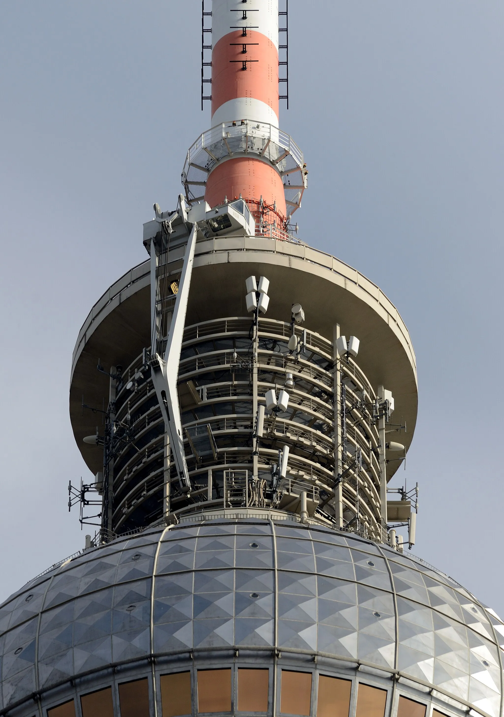 Photo showing: Berlin TV Tower: radio link platforms
