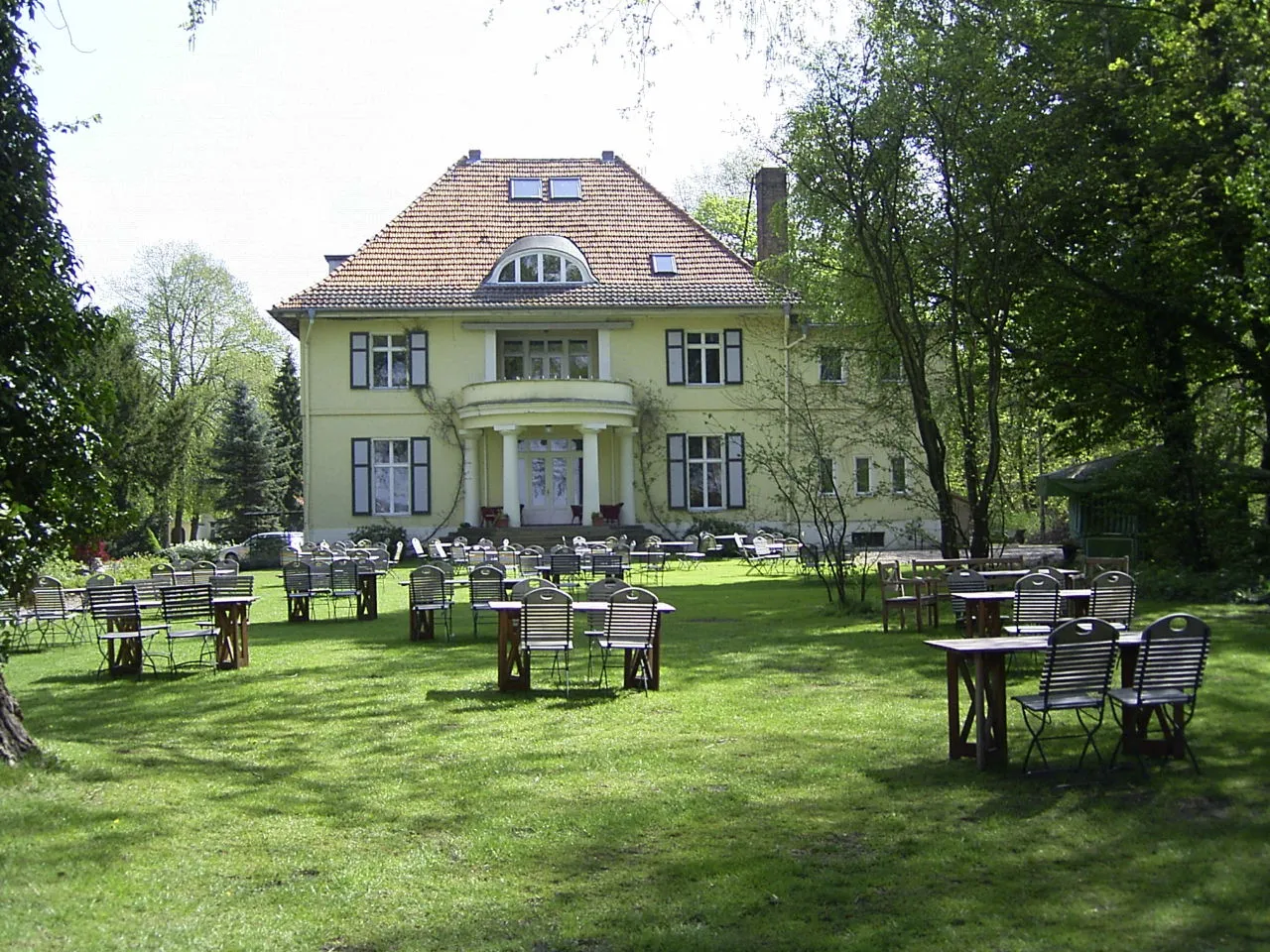 Photo showing: Das Schloss Gut Golm am Zernsee