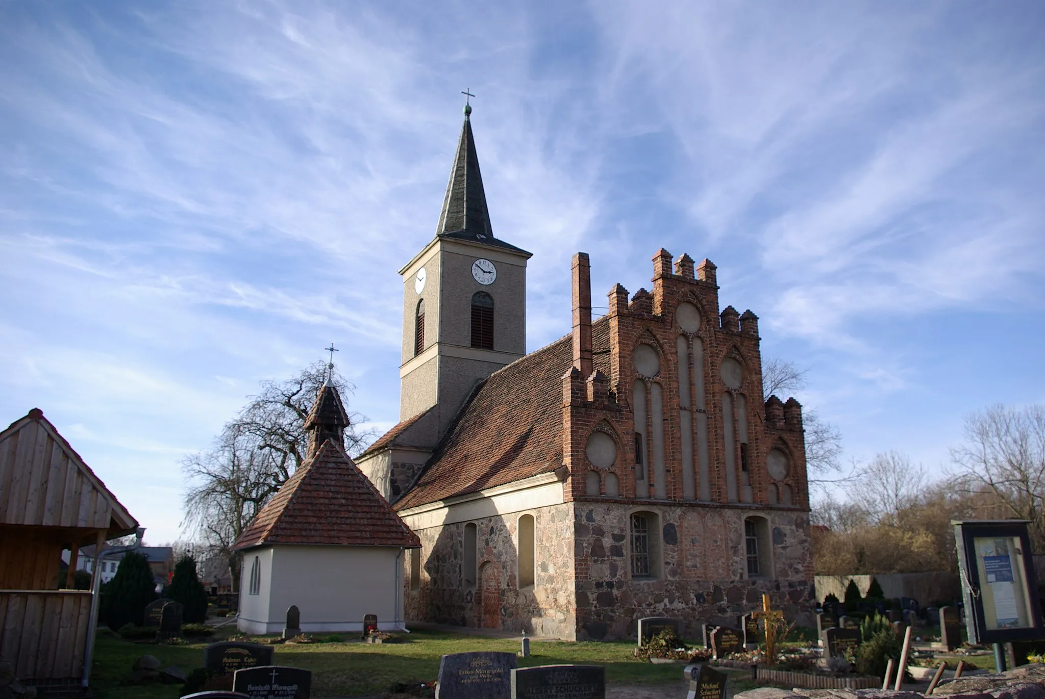 Photo showing: Werder (Havel) Ortsteil Derwitz. Die Kirche in der Mitte des Ortes steht unter Denkmalschutz.