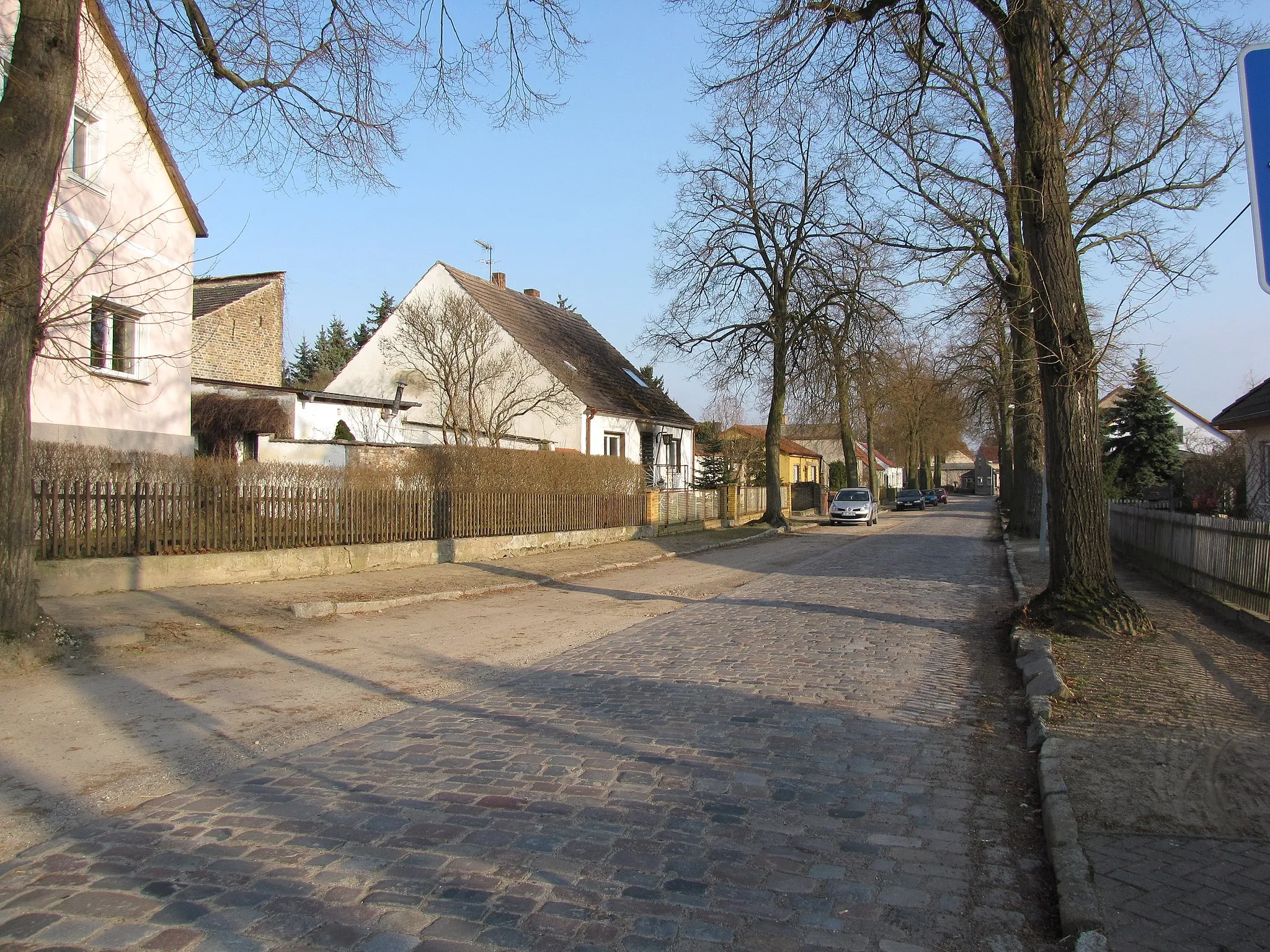 Photo showing: Telz, Ortsteil von Mittenwalde (Mark), Brandenburg, Deutschland, Blick nach Osten in die Feldstraße