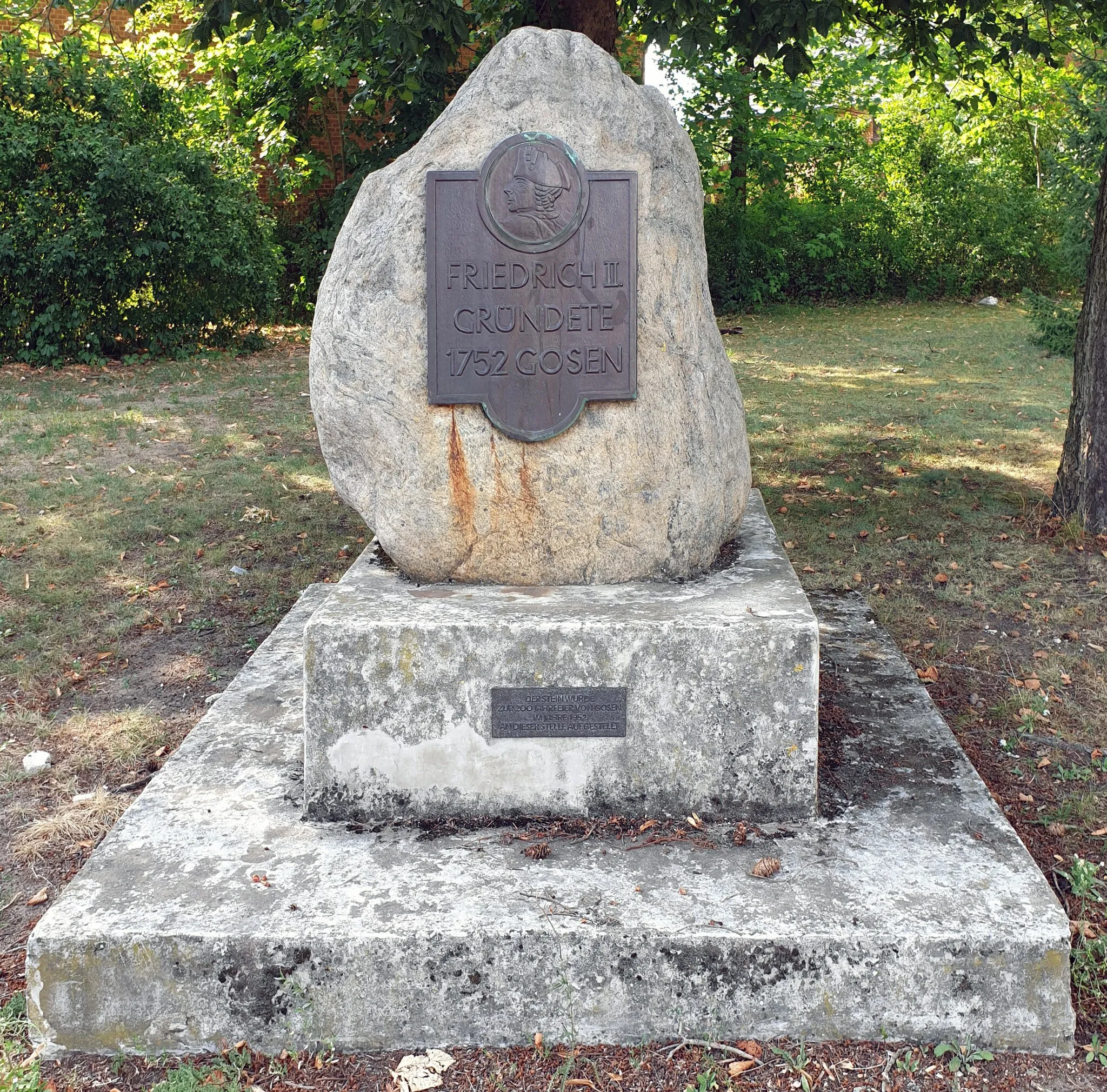 Photo showing: Memorial stone, Gosen, Köpenicker Straße, Gosen-Neu Zittau, Germany