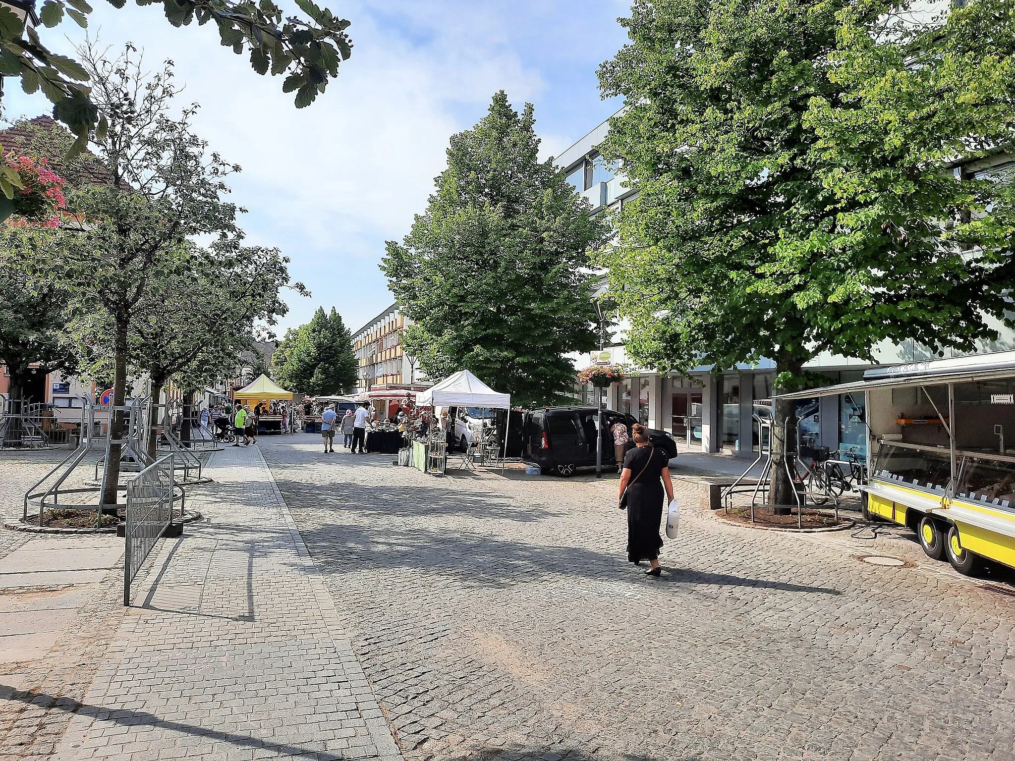 Photo showing: Bernau Bürgermeisterstraße 2021 Markttag