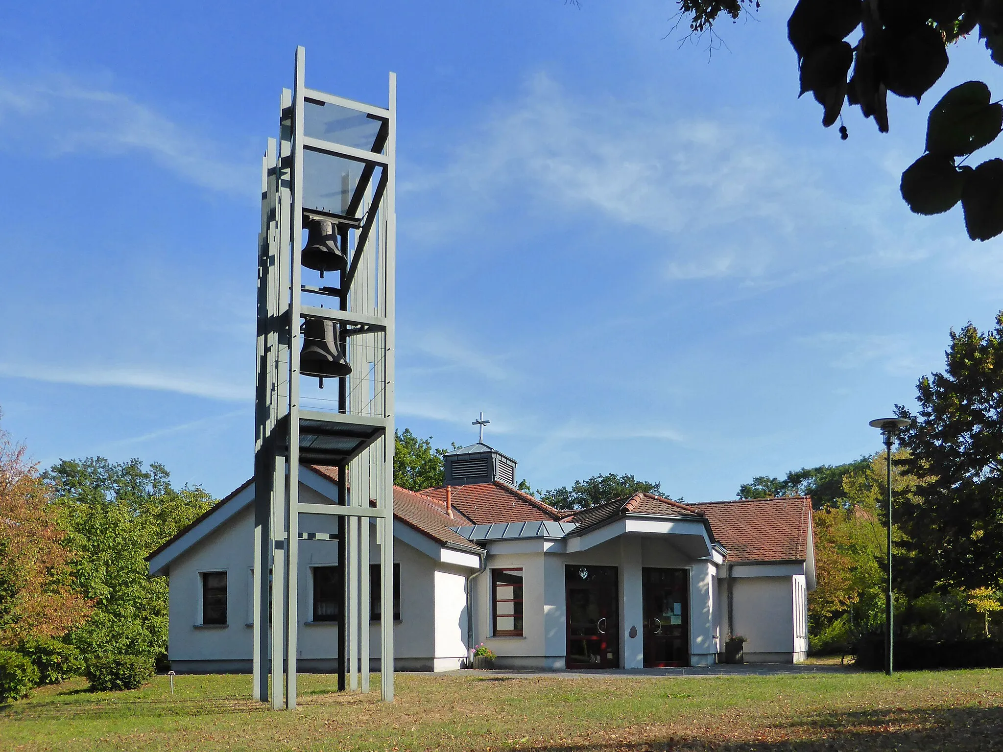 Photo showing: Katholische Heilig-Geist-Kirche in Kirchmöser.