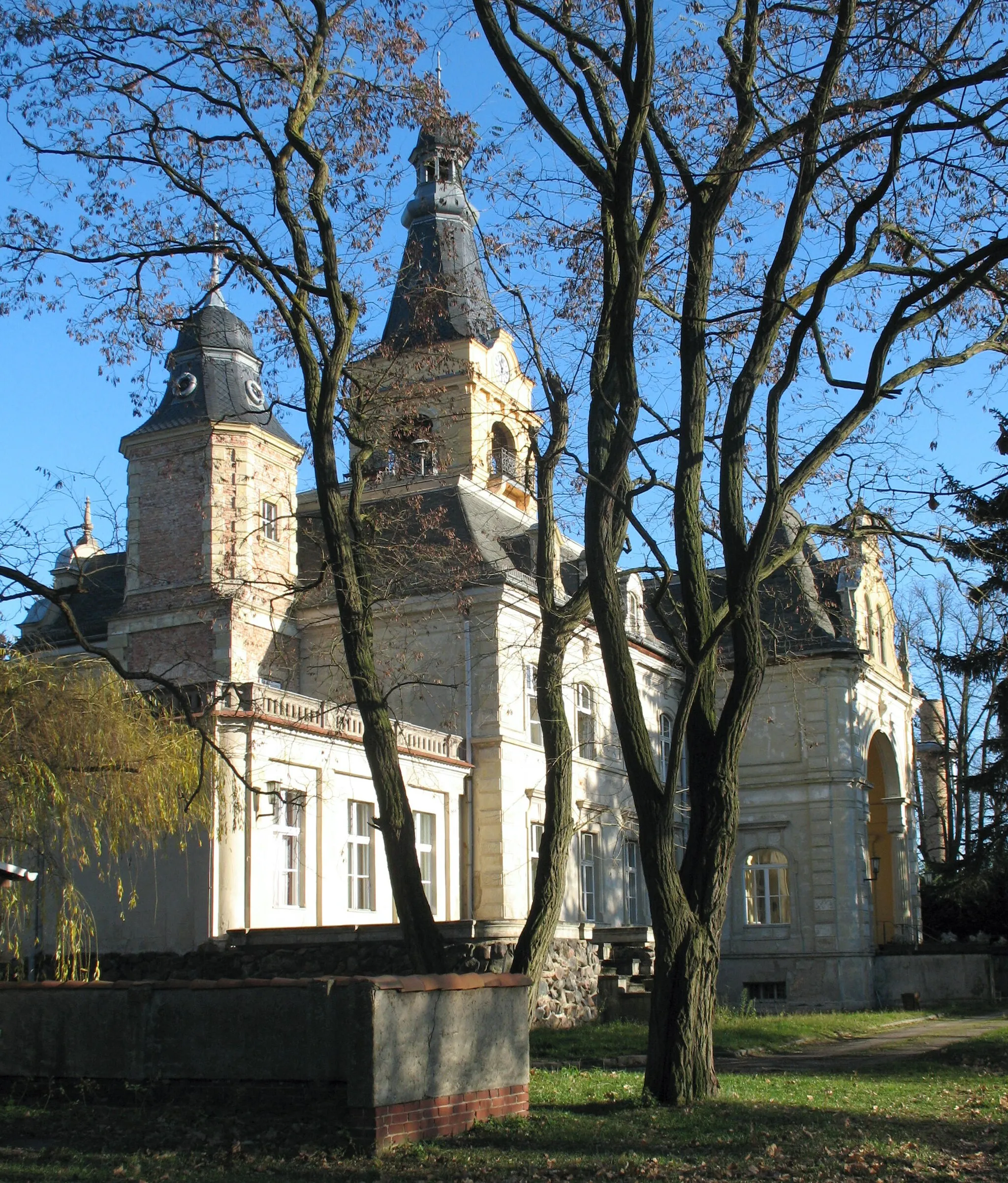 Photo showing: Castle in Stahnsdorf-Güterfelde in Brandenburg, Germany