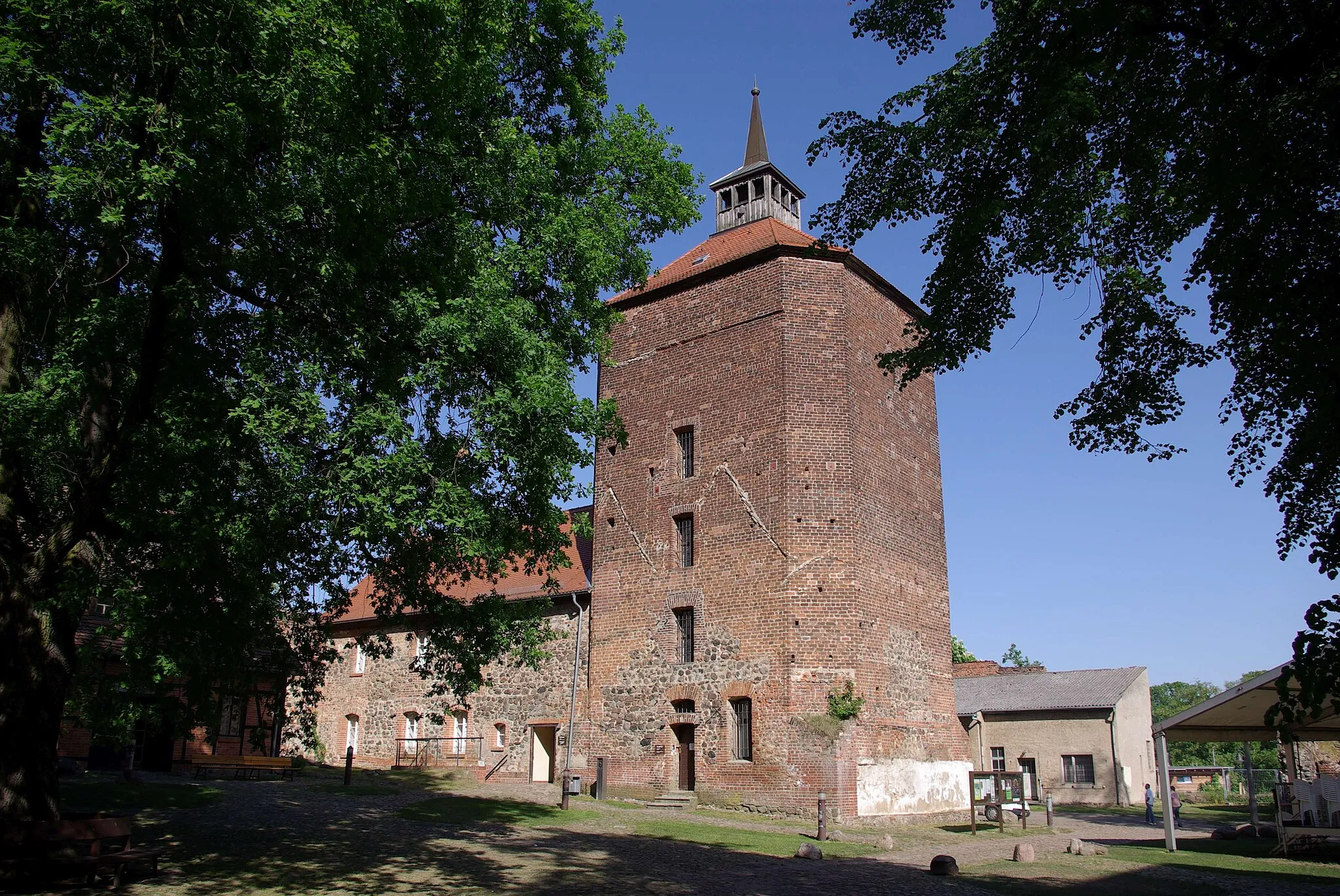 Photo showing: Beeskow in Brandenburg. die Burg steht unter Denkmalschutz.