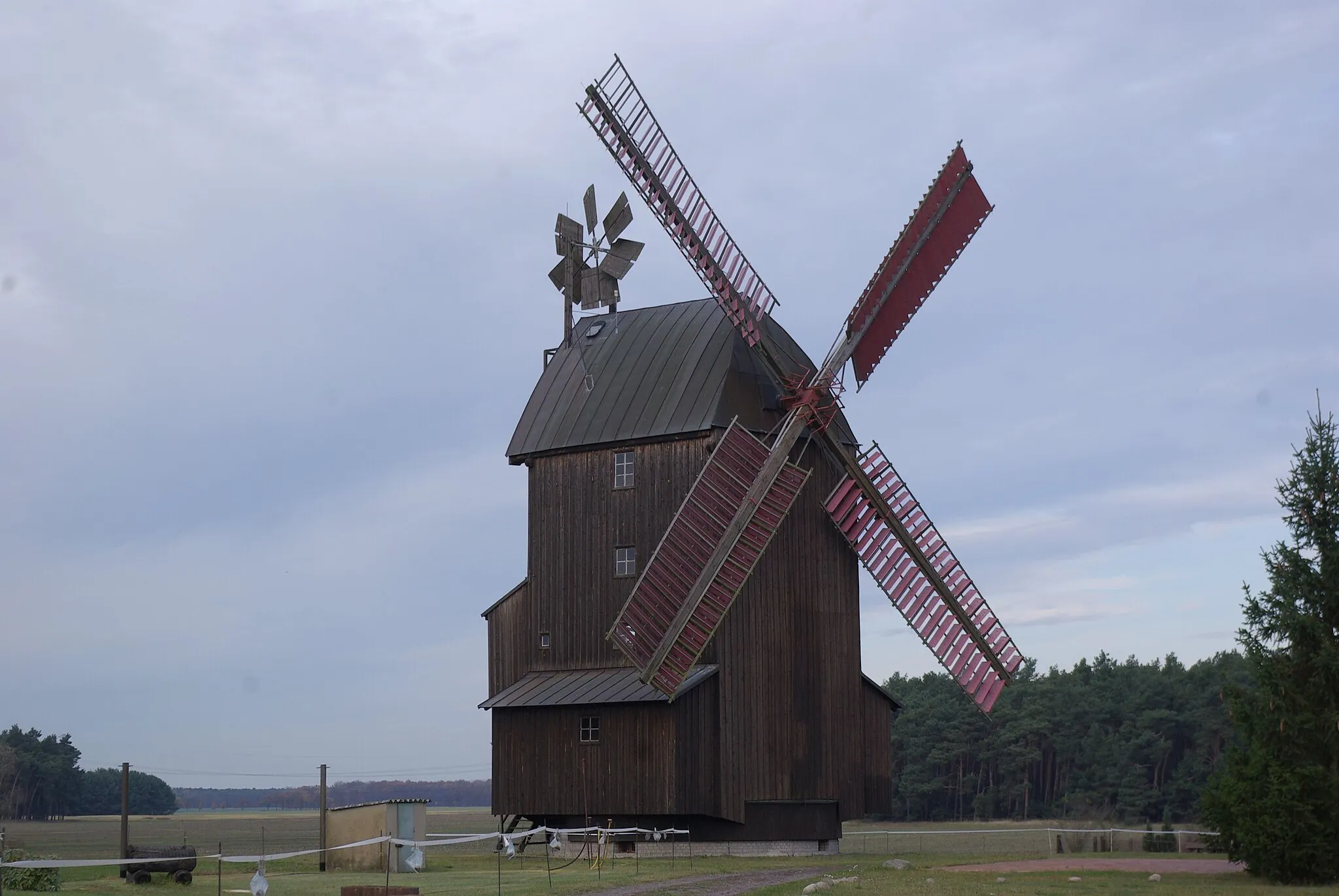 Photo showing: Schönewaalde im Kreis Elbe-Elster in Brandenburg. Die Paltrockmühle steht ebenso wie ein Backofen in der Nähe unter Denkmalschutz.