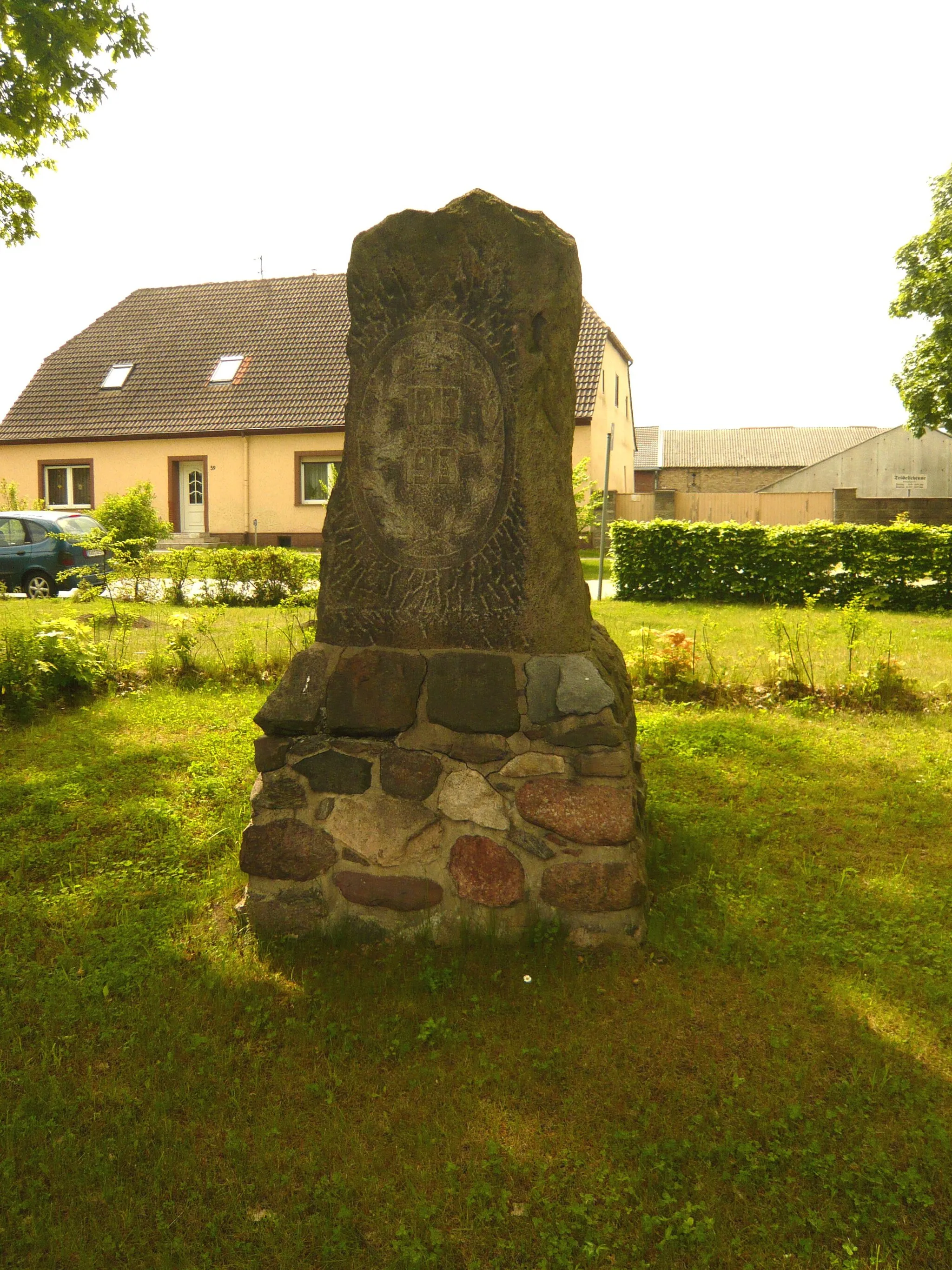 Photo showing: Gemeinde Wandlitz, Ortsteil Klosterfelde, Kriegerdenkmal: 1813