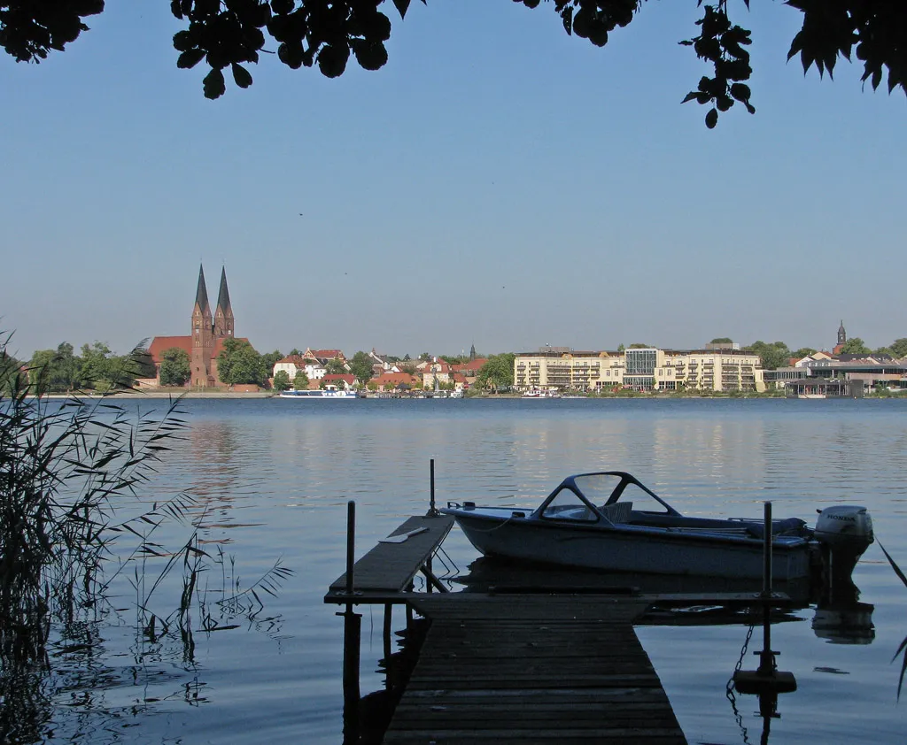 Photo showing: Ruppiner See, von der Lindenallee
