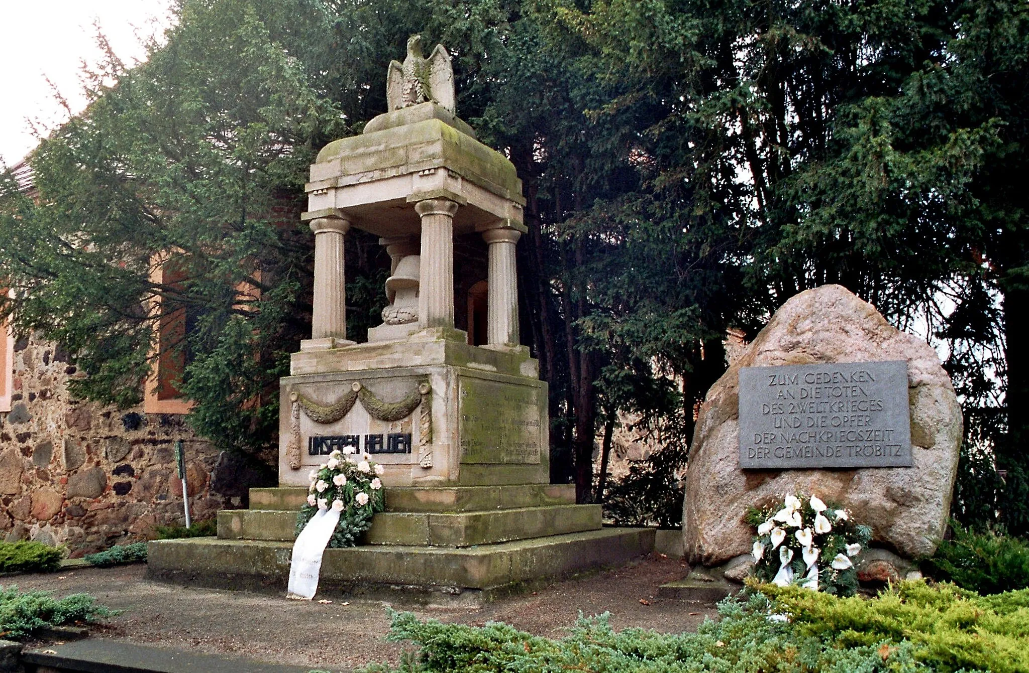 Photo showing: Tröbitz, war memorial