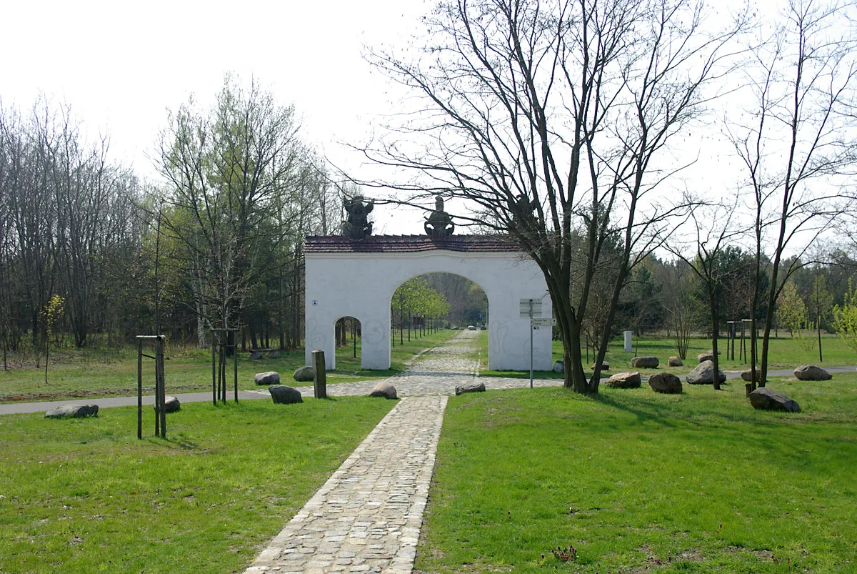 Photo showing: Village of Klinge - The Raubrittertor (The Robber-Knight's Gate), Brandenburg, Germany