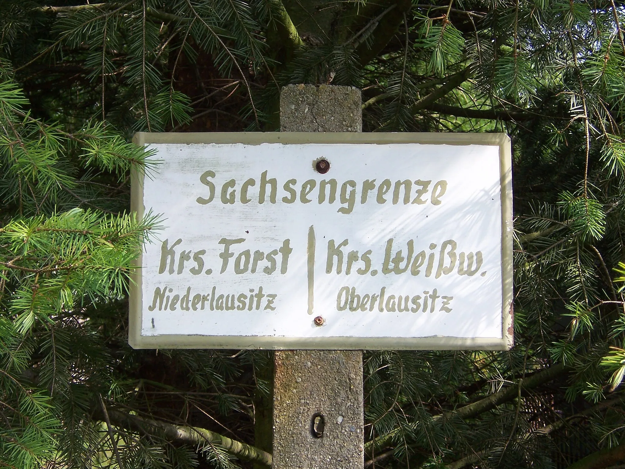 Photo showing: Border sign near Bad Muskau marking the border between Lower und Upper Lusatia.