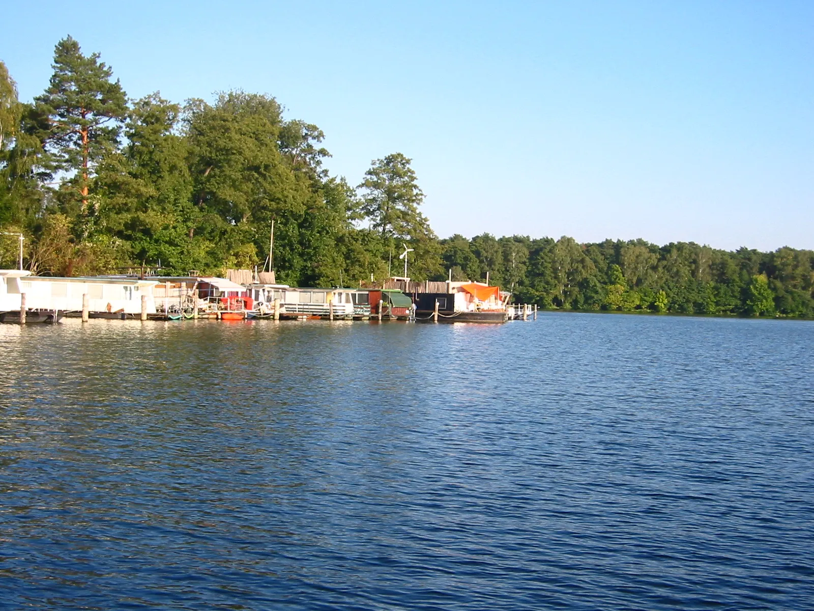 Photo showing: view to some houseboats at the southern end of the Große Krampe