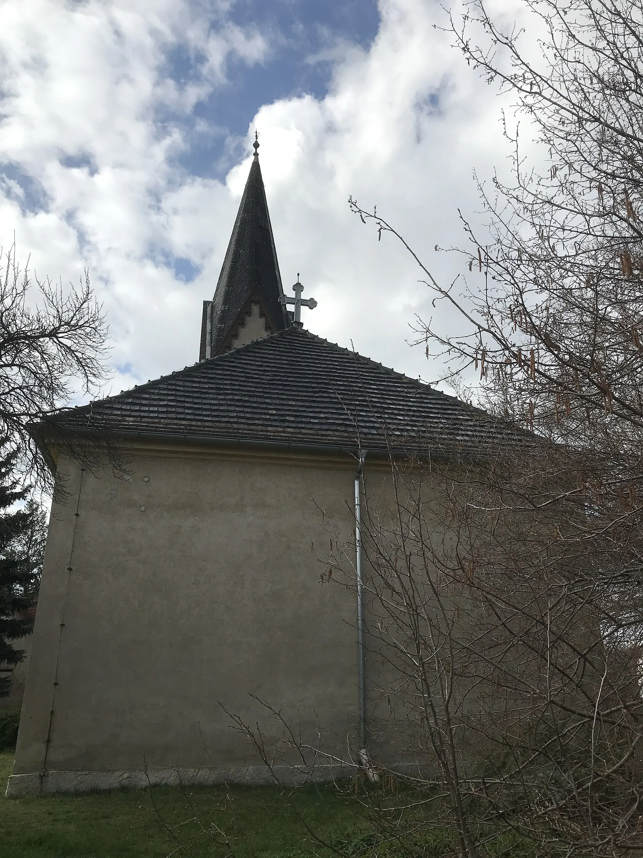 Photo showing: Die Dorfkirche Zinnitz, einem Ortsteil der Stadt Calau im Landkreis Oberspreewald-Lausitz in Brandenburg entstand im Jahr 1818 im Auftrag des Gutsbesitzers.