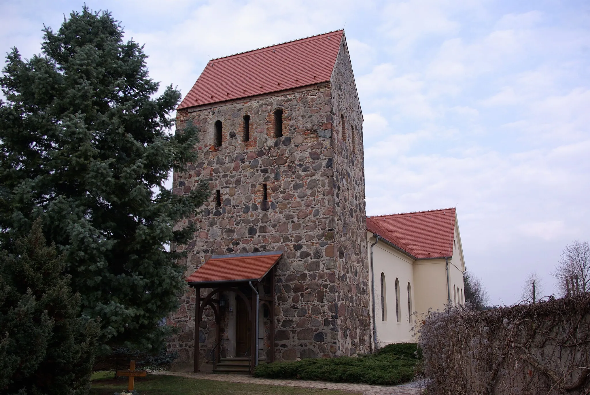 Photo showing: Groß Kreutz, Brandenburg, Ortsteil Götz. Die Dorfkirche steht unter Denkmalschutz.