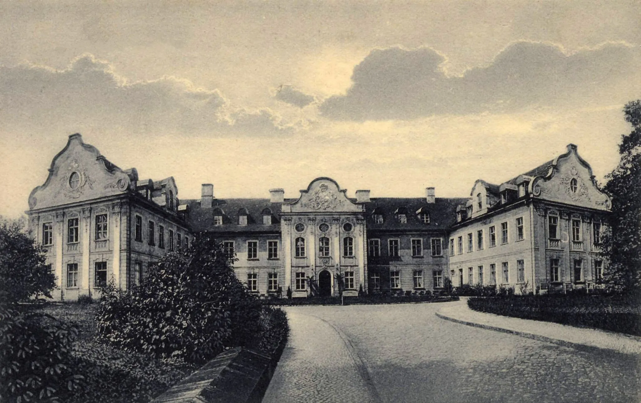 Photo showing: Postcard showing the castle of Fürstenberg/Havel when used as as sanatorium.