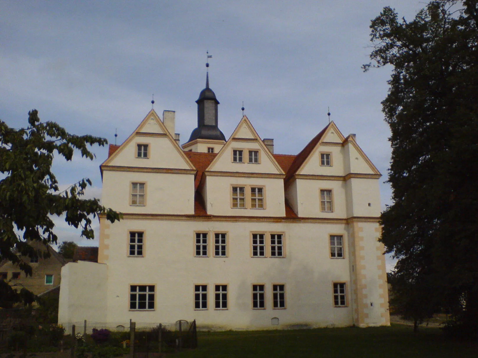 Photo showing: Schloss Demerthin Parkseite