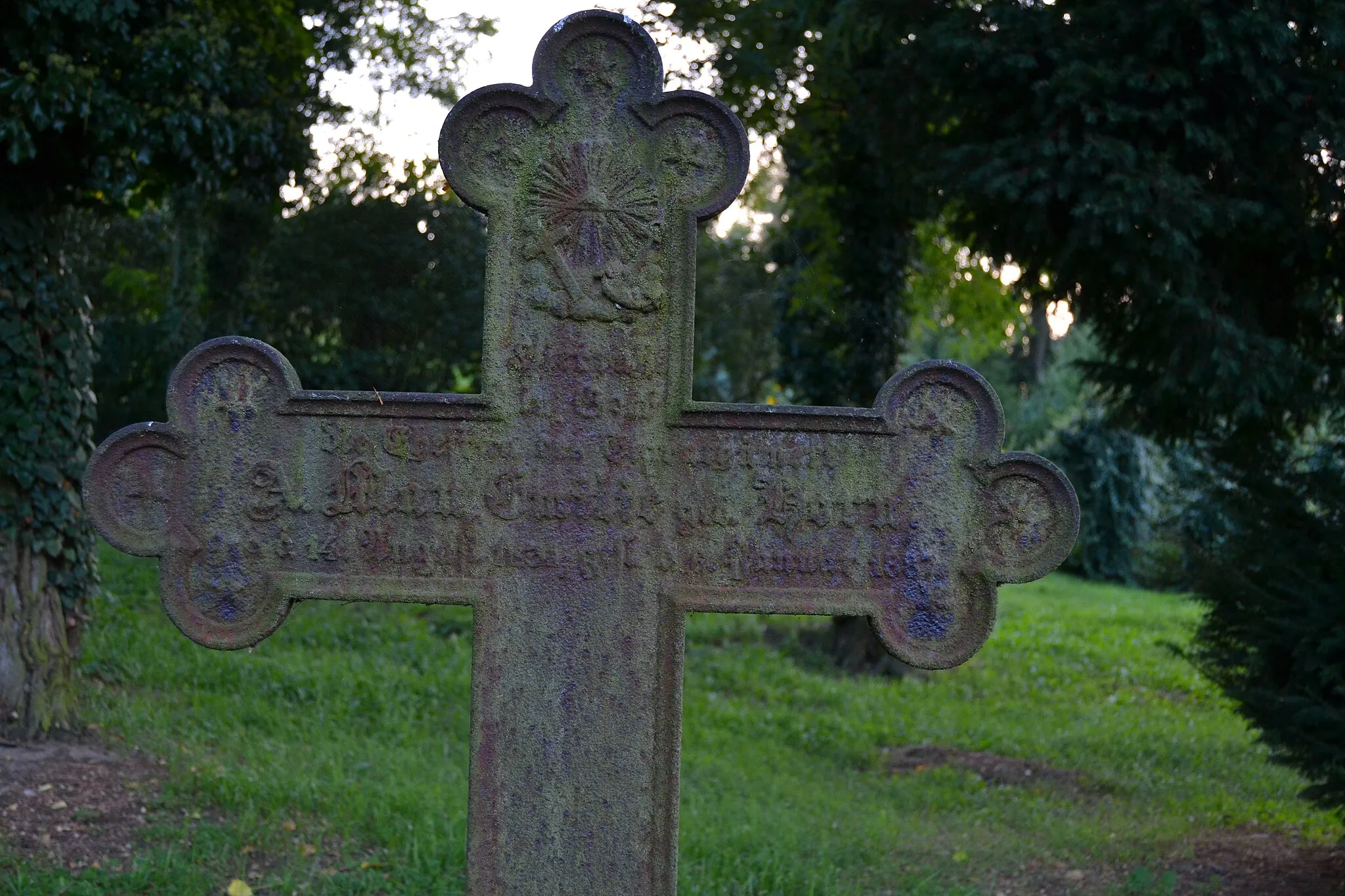 Photo showing: Grabkreuz auf dem Friedhof Werbig