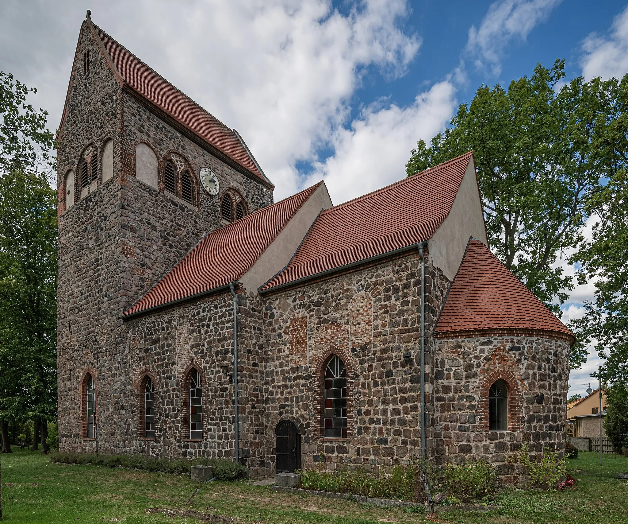 Photo showing: Village church Hönow in Hoppegarten, Brandenburg, Germany