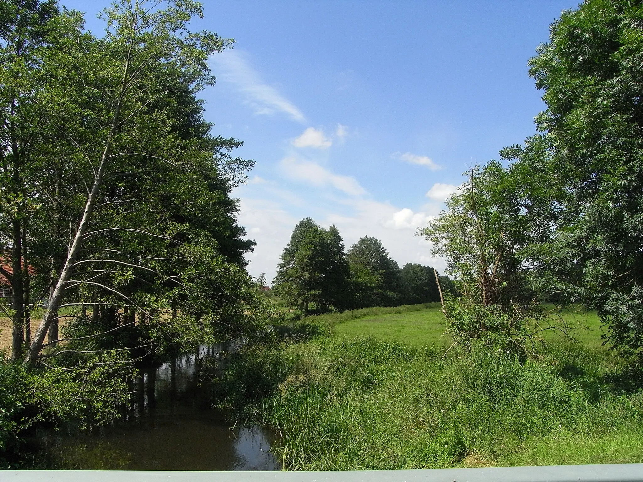 Photo showing: View of the water body Dosse in Dossow , Wittstock municipality , Ostprignitz-Ruppin district, Brandenburg state, Germany