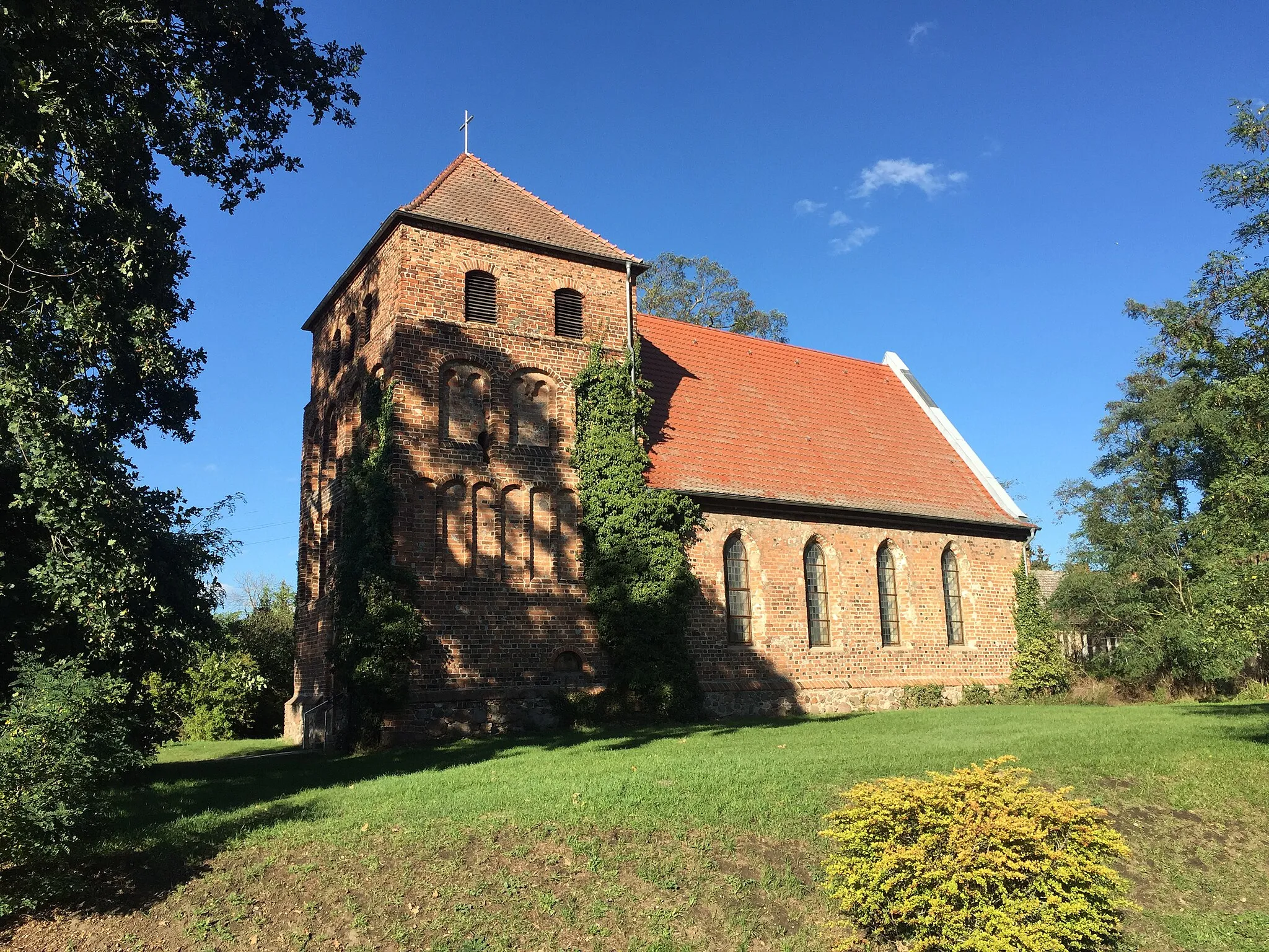 Photo showing: Dorfkirche in Sachsendorf, Brandenburg, Deutschland