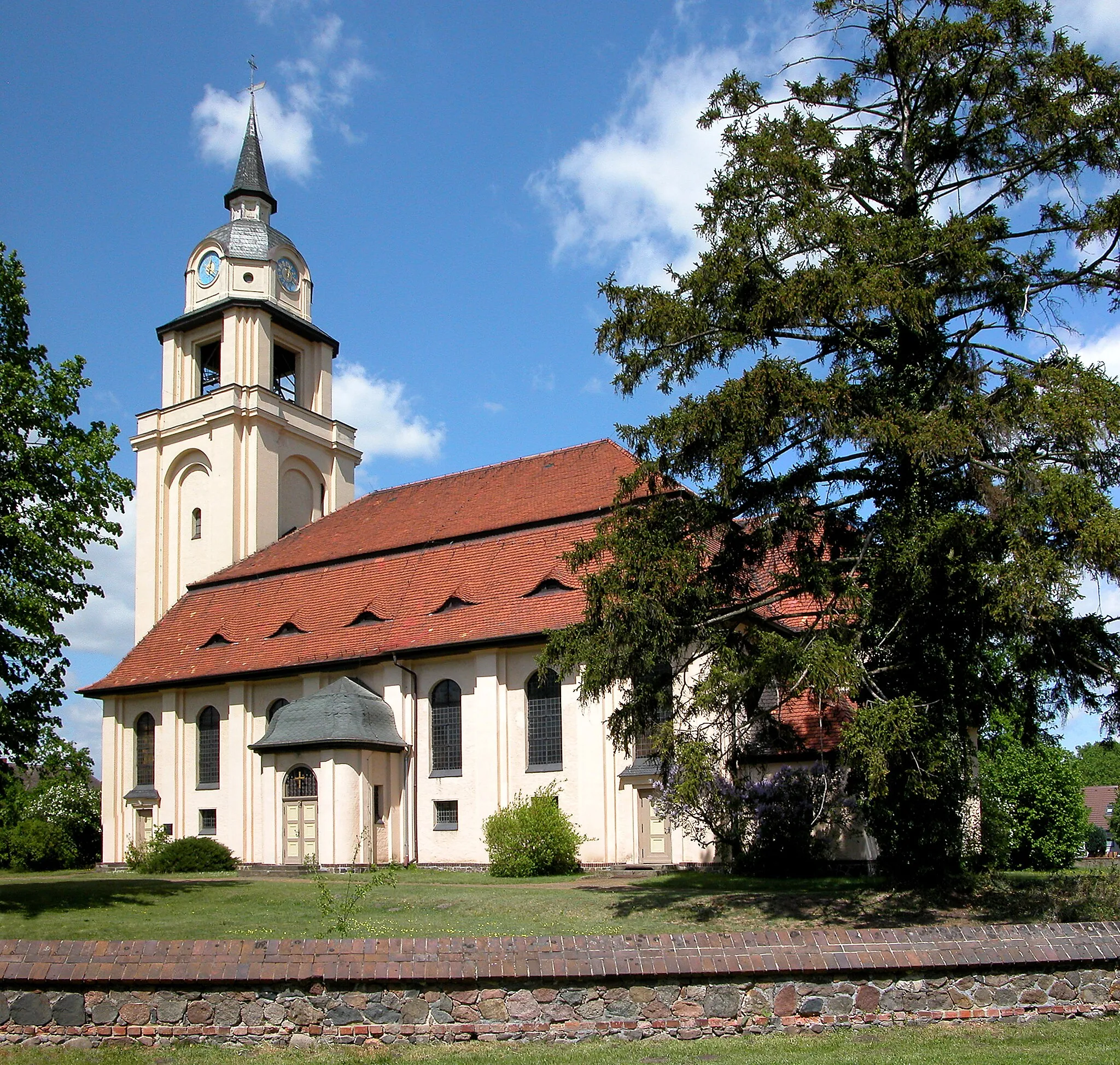Photo showing: 13.05.2015    03229   Altdöbern: Kirche.     [DSCN5582+5583.JPG]20150513175MDR.JPG(c)Blobelt
