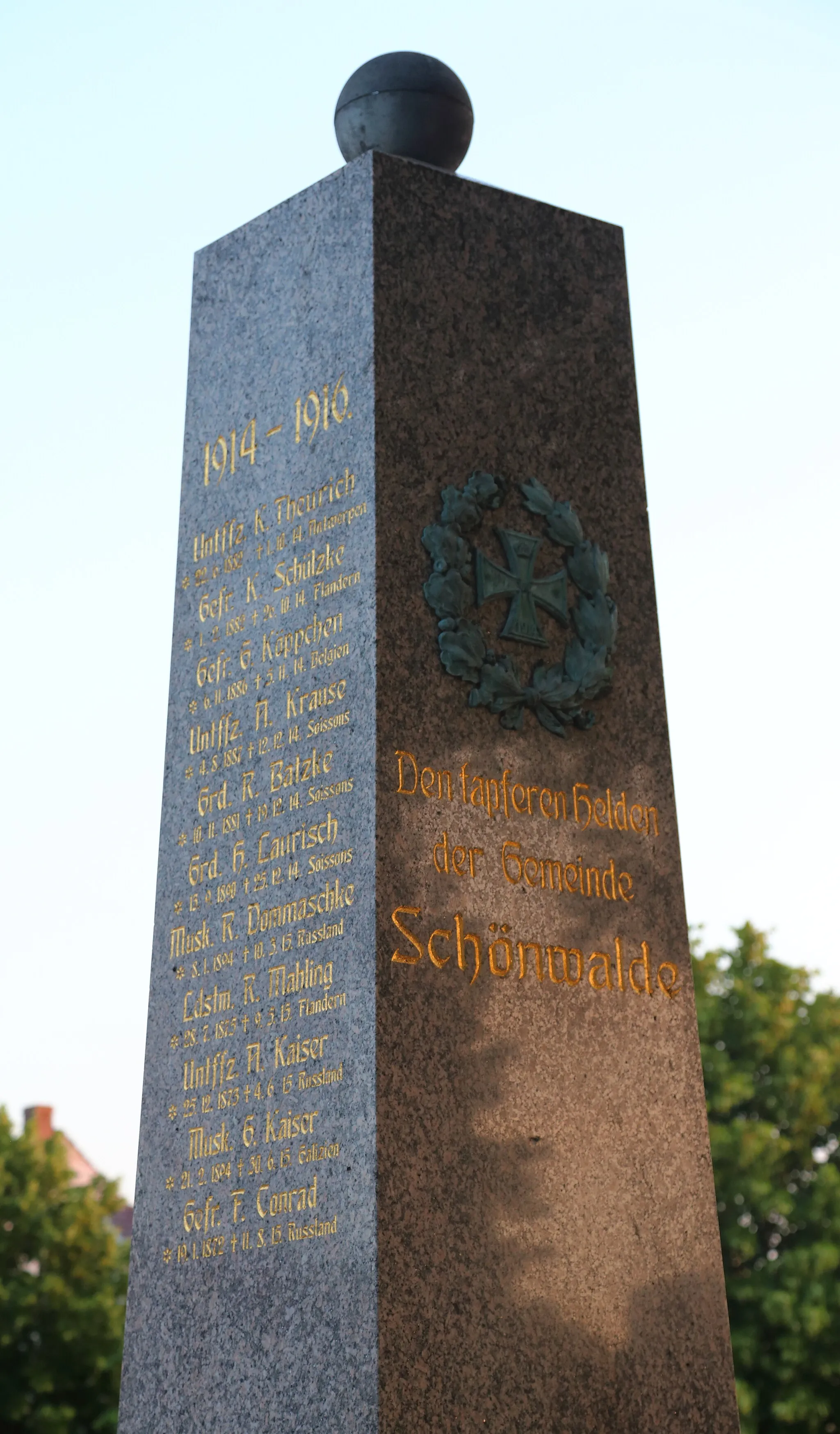 Photo showing: War Memorial of Schönwalde, a district of Schönwald, Landkreis Dahme-Spreewald, Brandenburg, Germany.