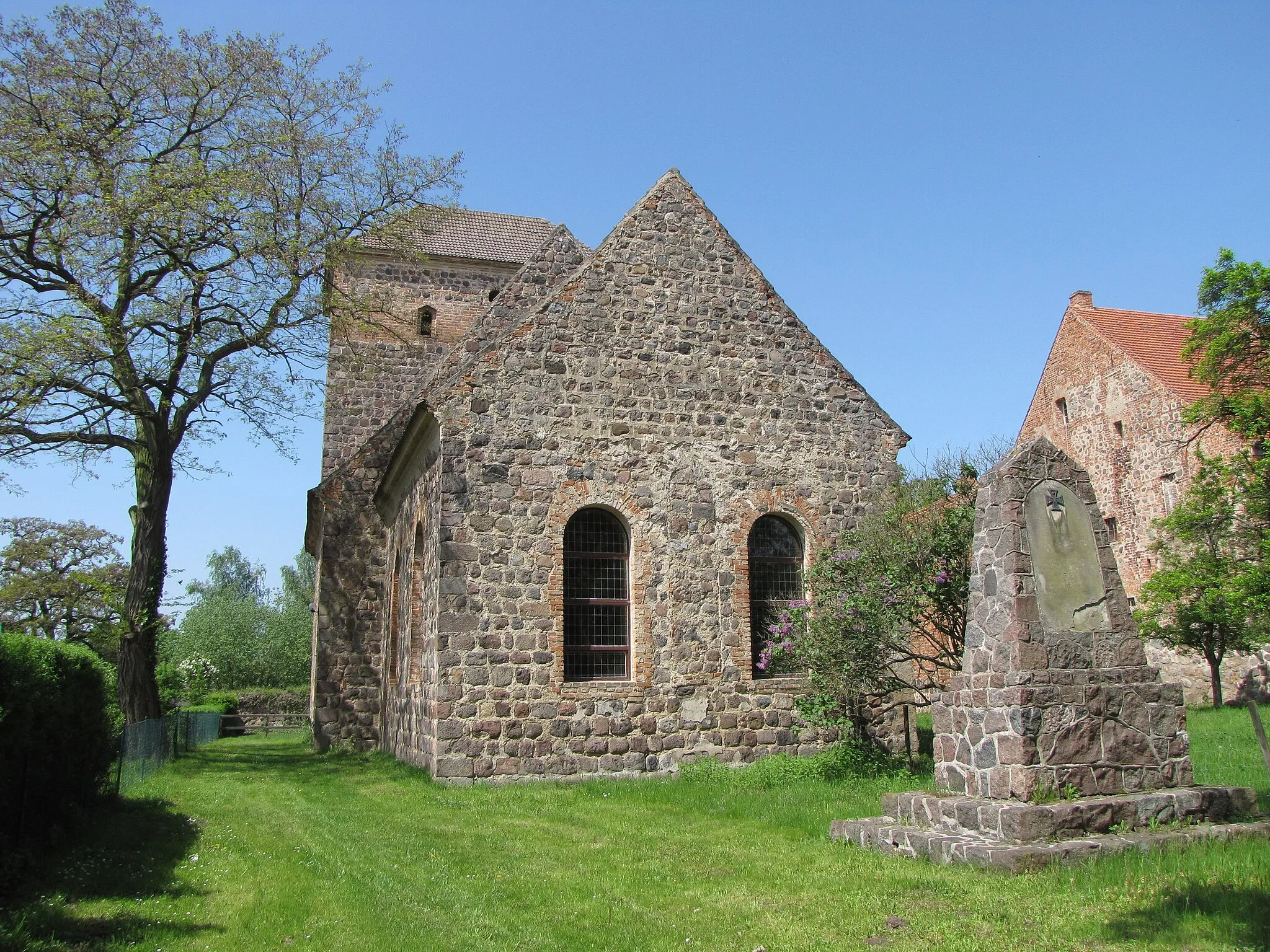 Photo showing: Dorfkirche in Badingen, Zehdenick, Brandenburg, Deutschland