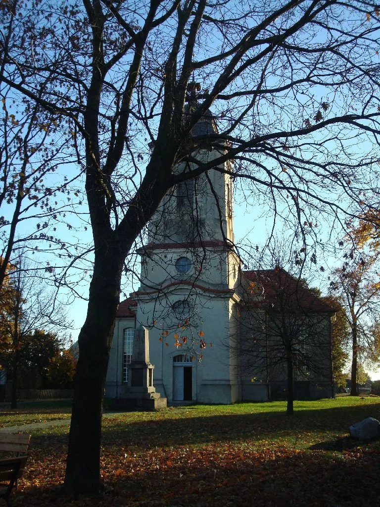Photo showing: Evangelische Dorfkirche Brunne, Gemeinde Fehrbellin, Brandenburg, Deutschland