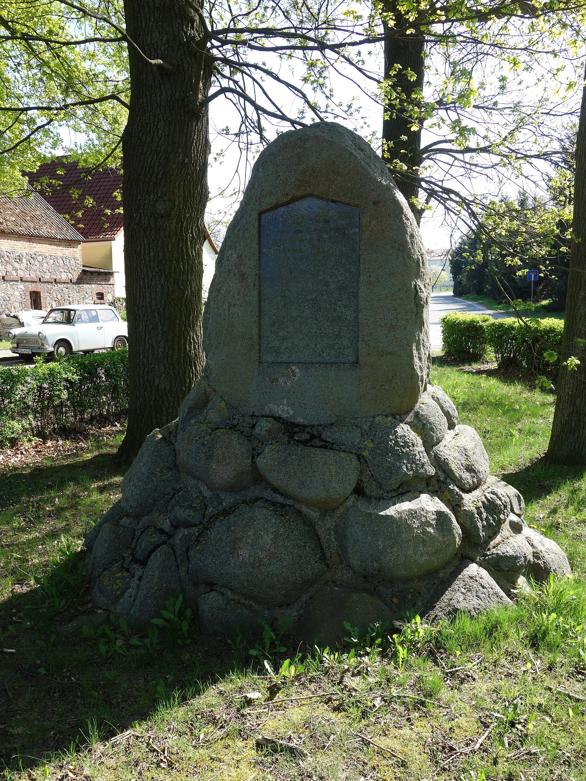 Photo showing: World War I memorial in Dannenberg/Mark , Falkenberg (Mark) municipality, Märkisch-Oderland district, Brandenburg state, Germany