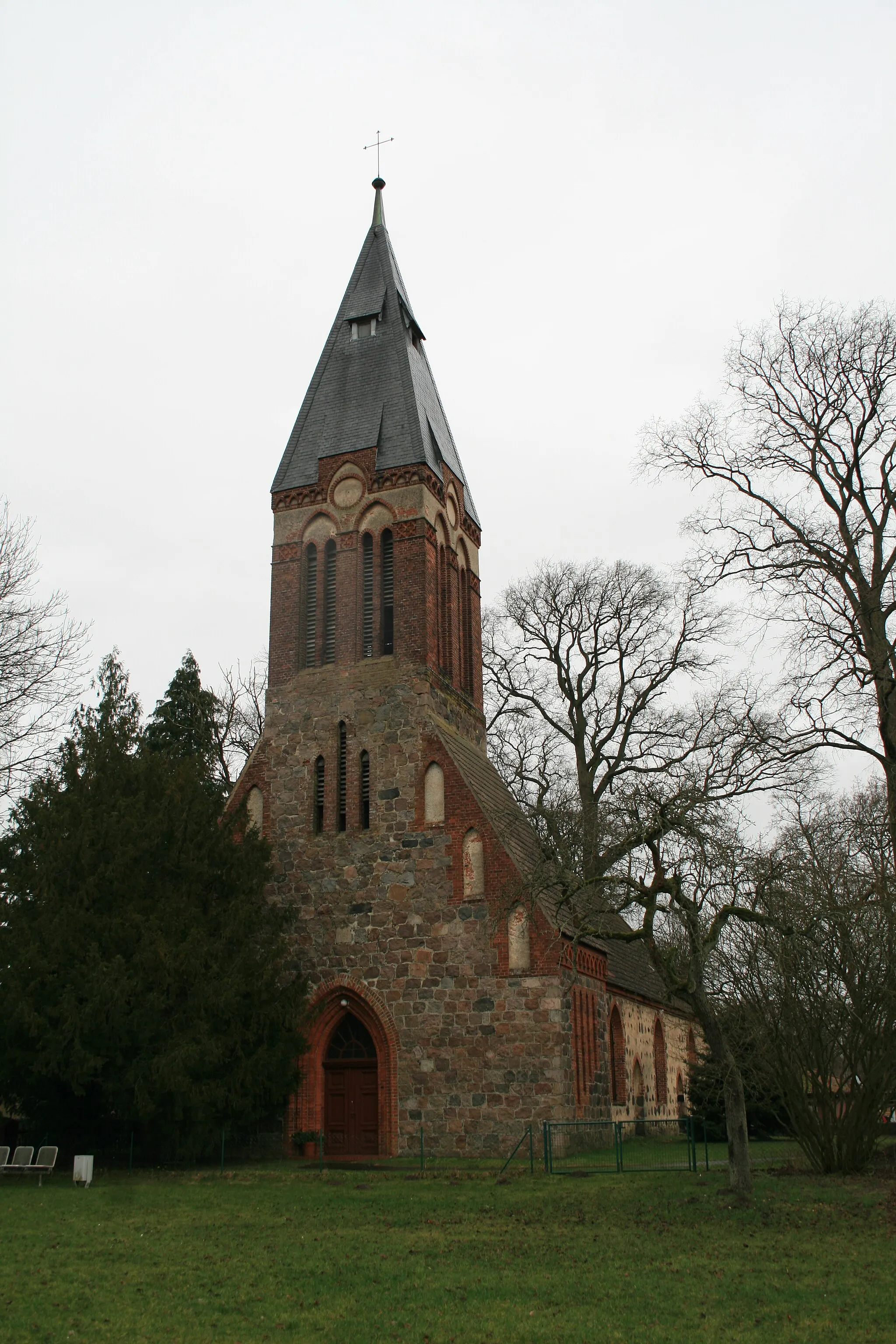 Photo showing: Dannenwalde (Gumtow), Ansicht der Dorfkirche von Westen