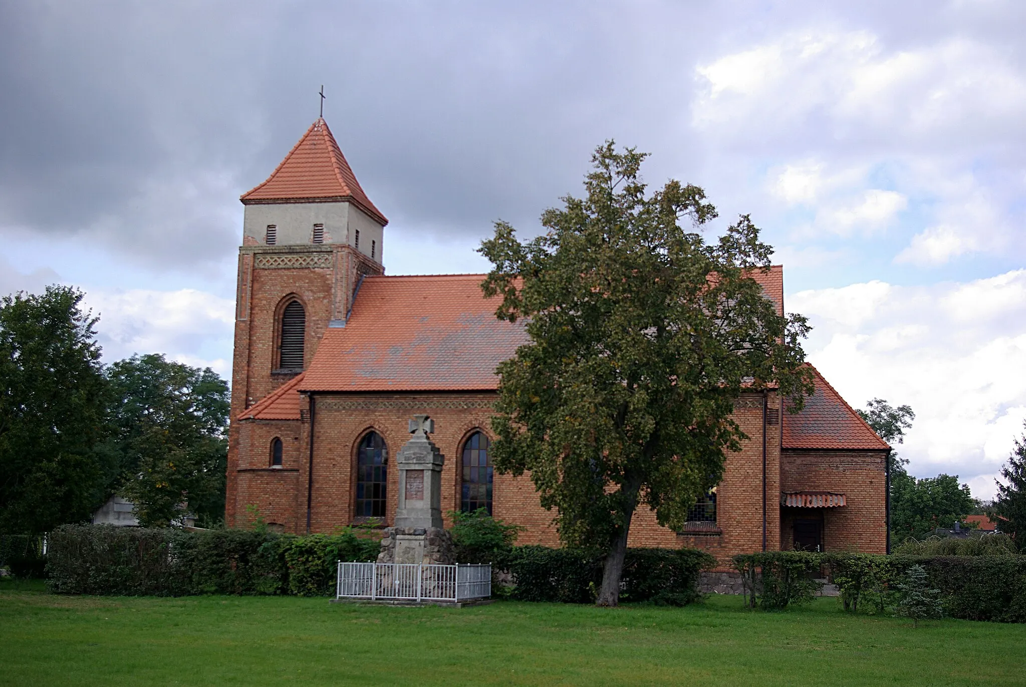 Photo showing: Bliesdorf in Brandenburg. Die Dorfkirche steht unter Denkmalschutz.