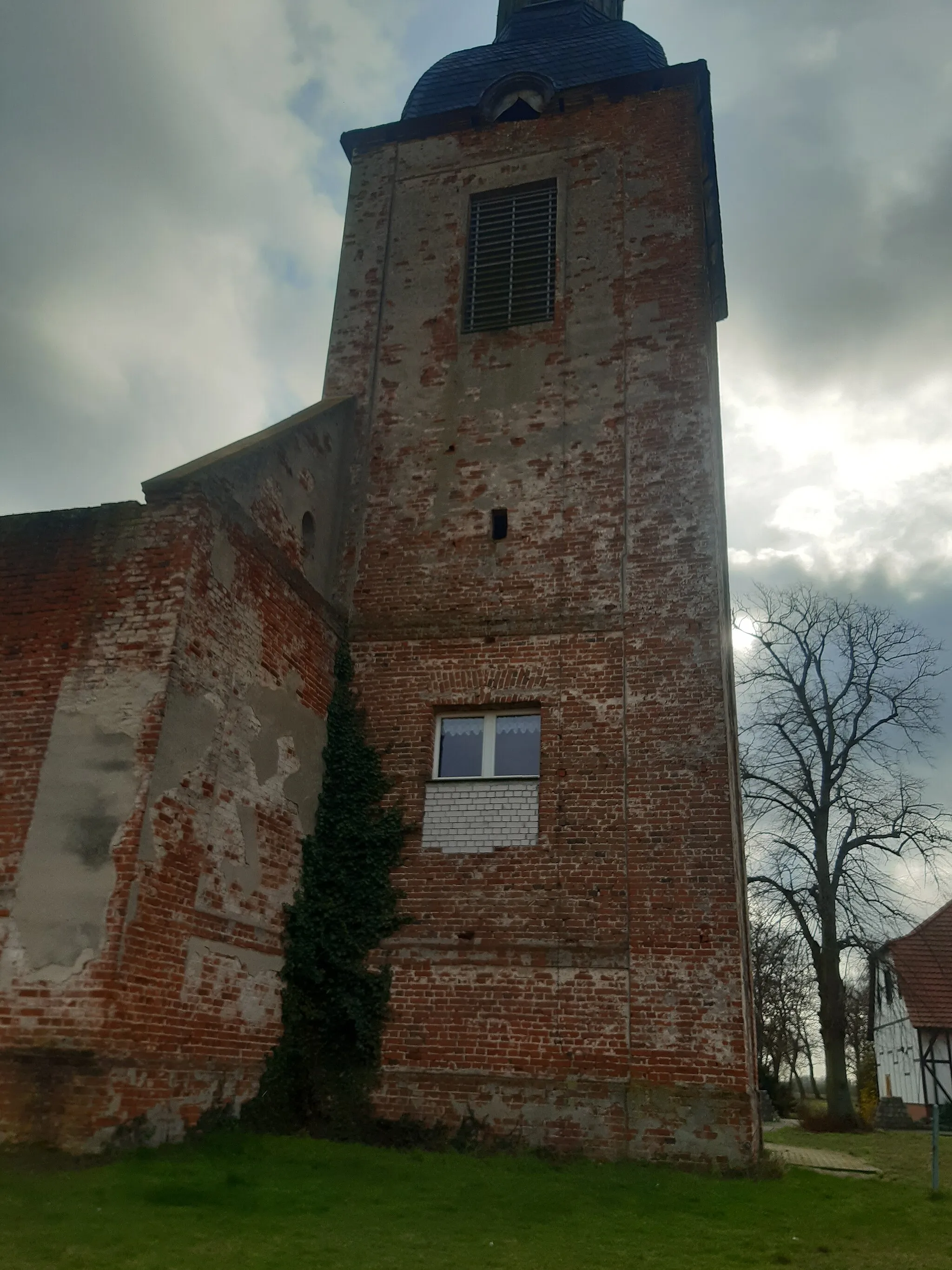 Photo showing: Kirchenruine
