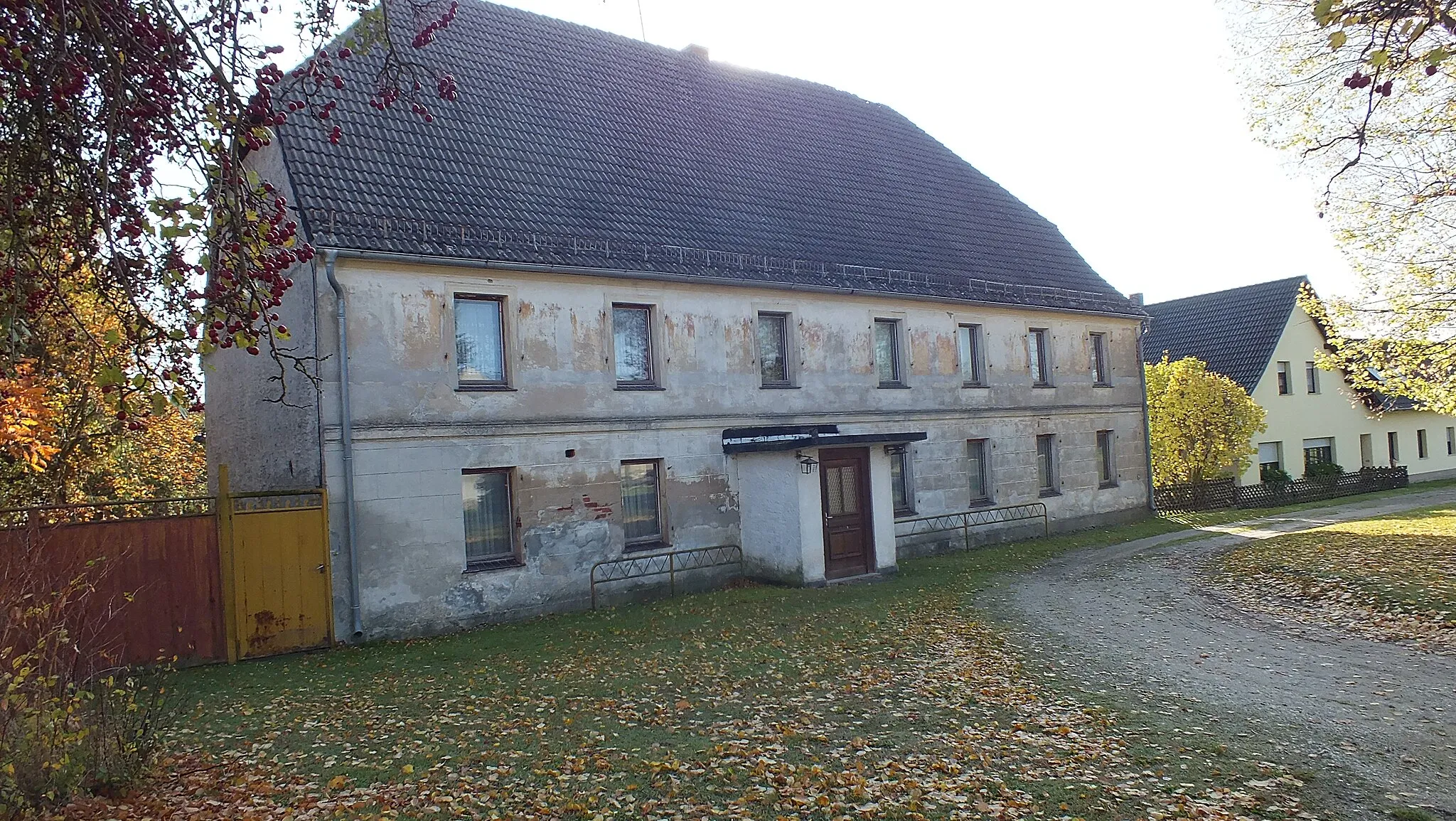 Photo showing: Dorfkrug Dübrichen