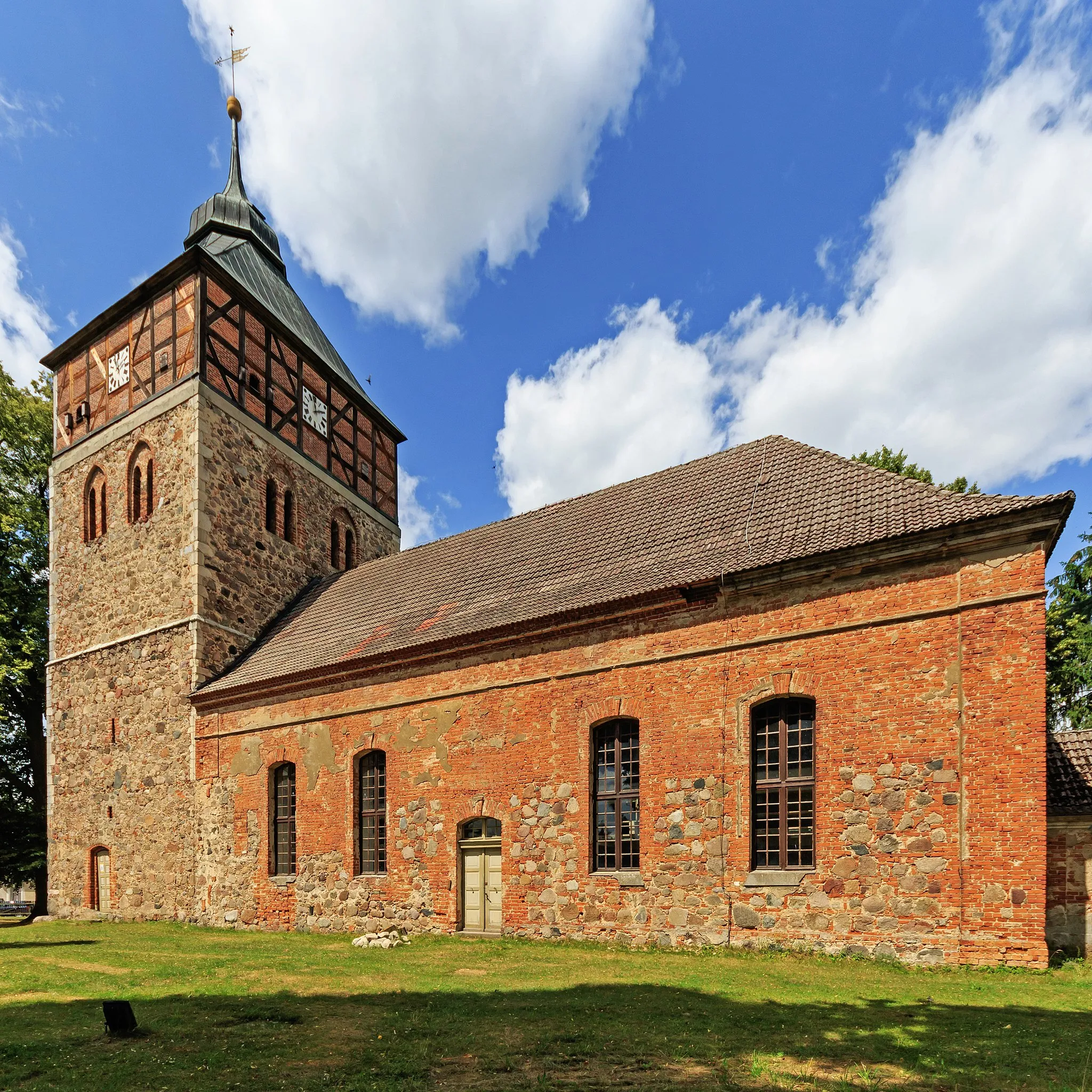 Photo showing: Village church (Immanuelkirche) in Groß Schönebeck / Schorfheide, Brandenburg, Germany