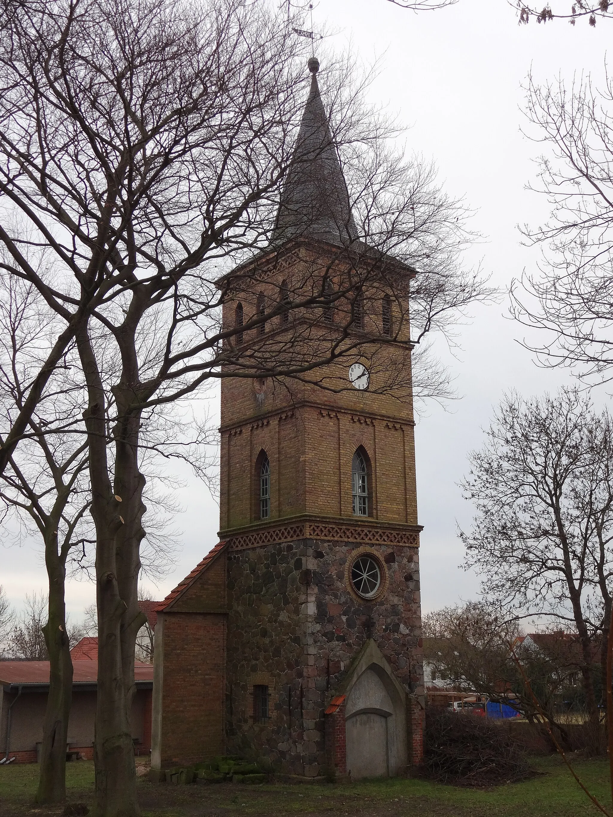 Photo showing: Denkmalgeschützter Kirchturm in Brädikow (Gemeinde Wiesenaue) in Brandenburg