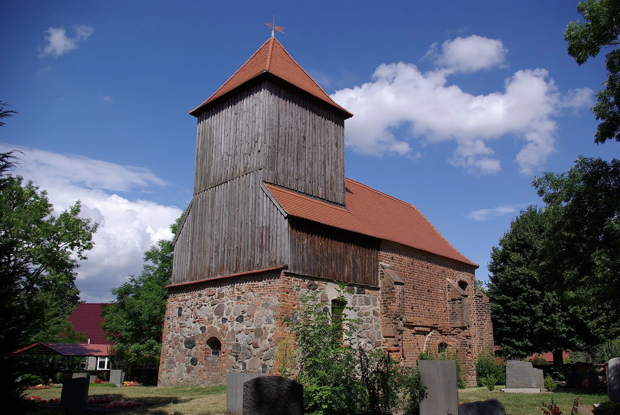 Photo showing: Kotzen in Brandenburg. Die Kirche im Ortsteil Kotzen steht unter Denkmalschutz. Die Kirche stammt aus dem 13. Jahrhundert.