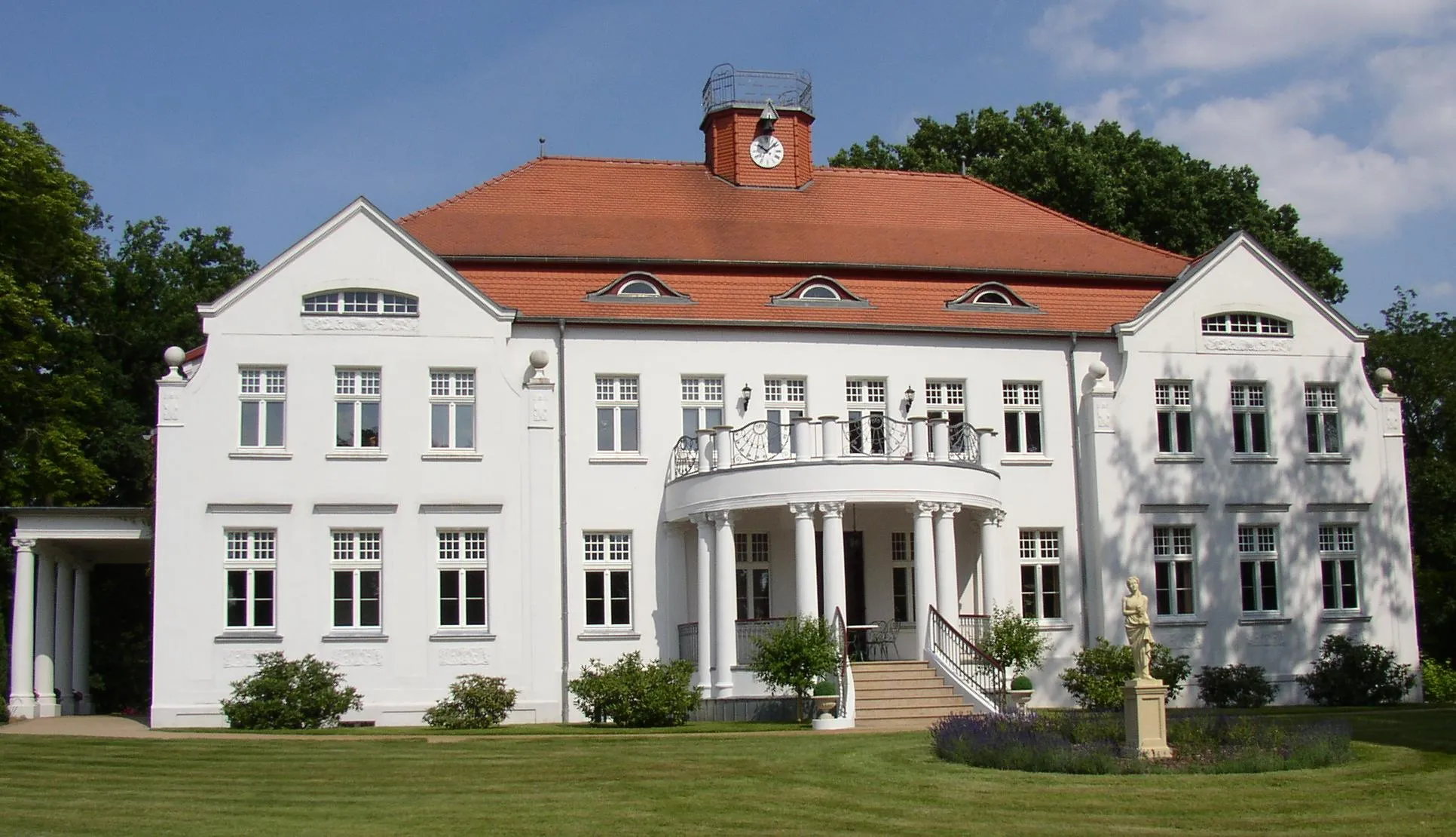 Photo showing: Manor house in Heiligengrabe-Maulbeerwalde in Brandenburg, Germany