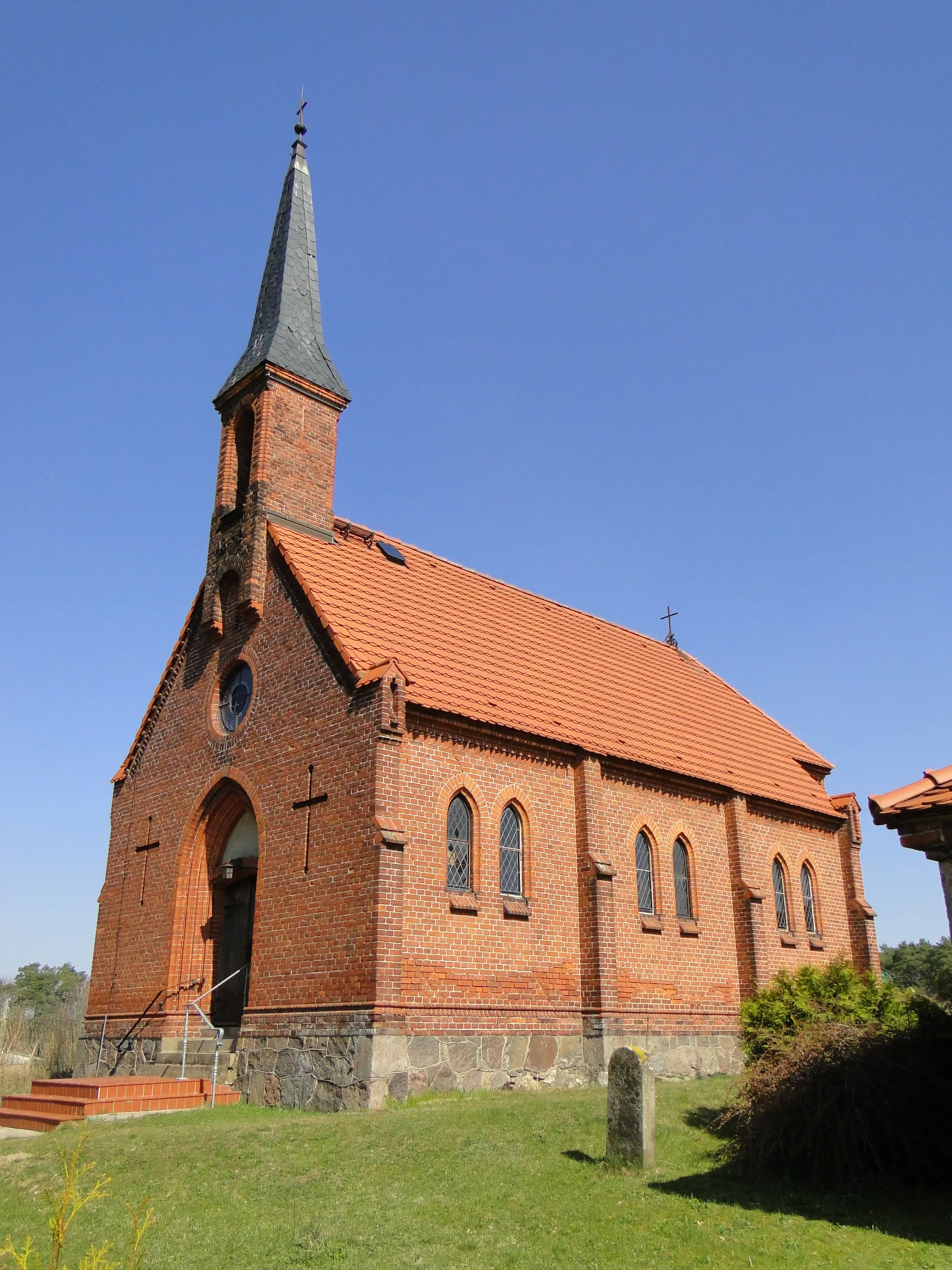 Photo showing: Church in Drosedow, disctrict Mecklenburg-Strelitz, Mecklenburg-Vorpommern, Germany