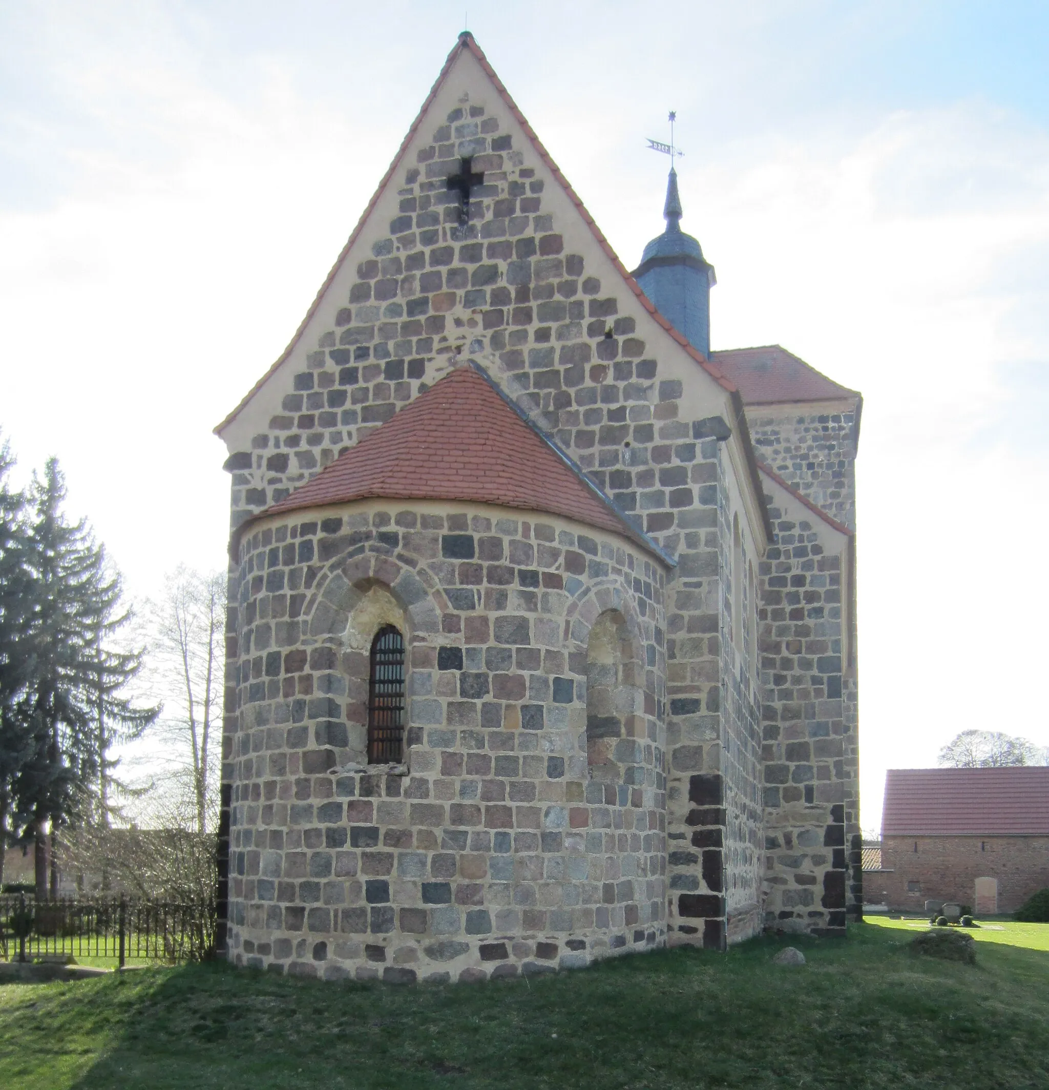 Photo showing: Waltersdorf, Gemeinde Heideblick, denkmalgeschützte Dorfkirche, Ansicht von Osten
