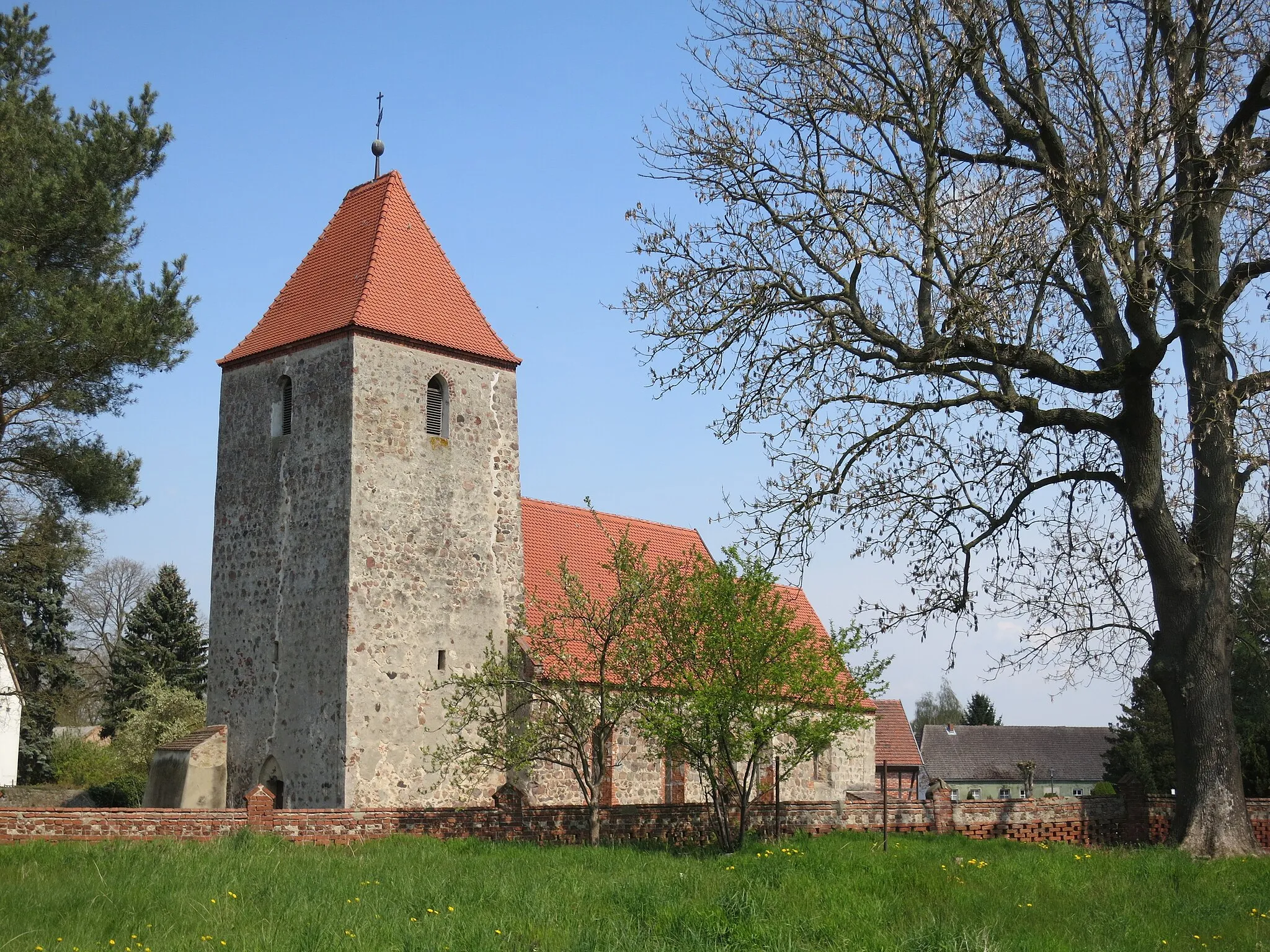 Photo showing: Boberow, Gemeinde Karstädt. denkmalgeschützte Dorfkirche von Südwesten