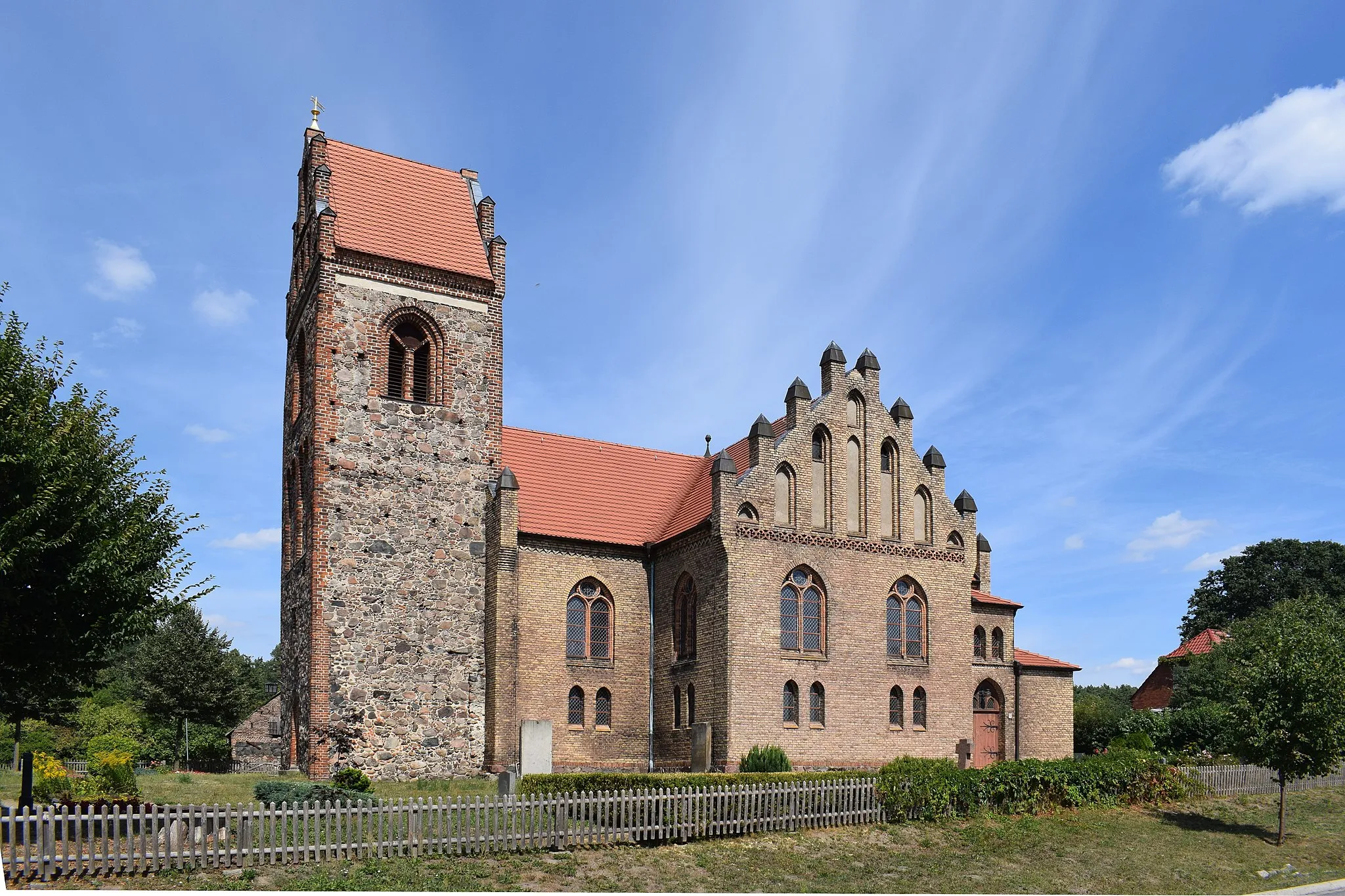 Photo showing: Dorfkirche in Neu Golm, Bad Saarow, Brandenburg.