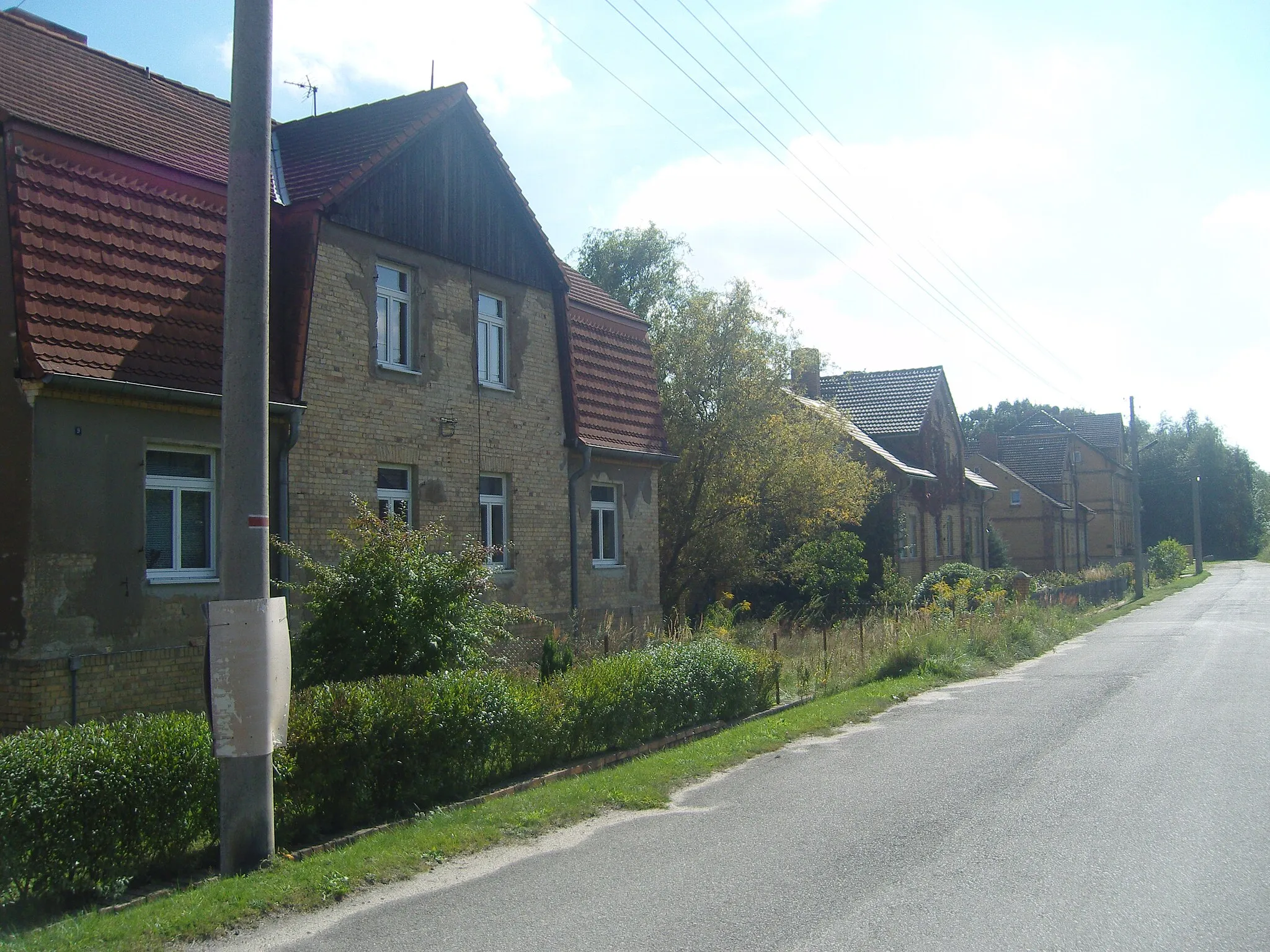 Photo showing: Straßenansicht in Poley, Sallgast