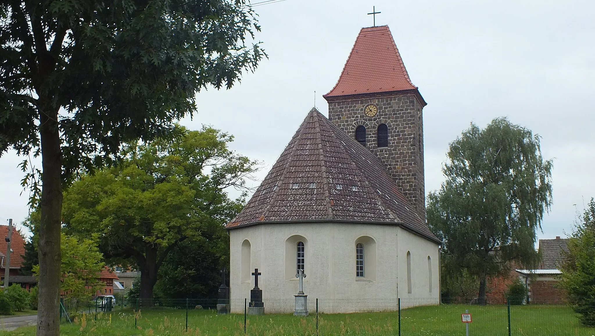 Photo showing: Denkmalgeschützte Kirche in Linda