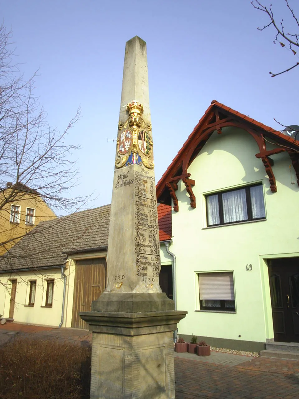 Photo showing: Sächsische Postmeilensäule in Brück,  Ansicht 2