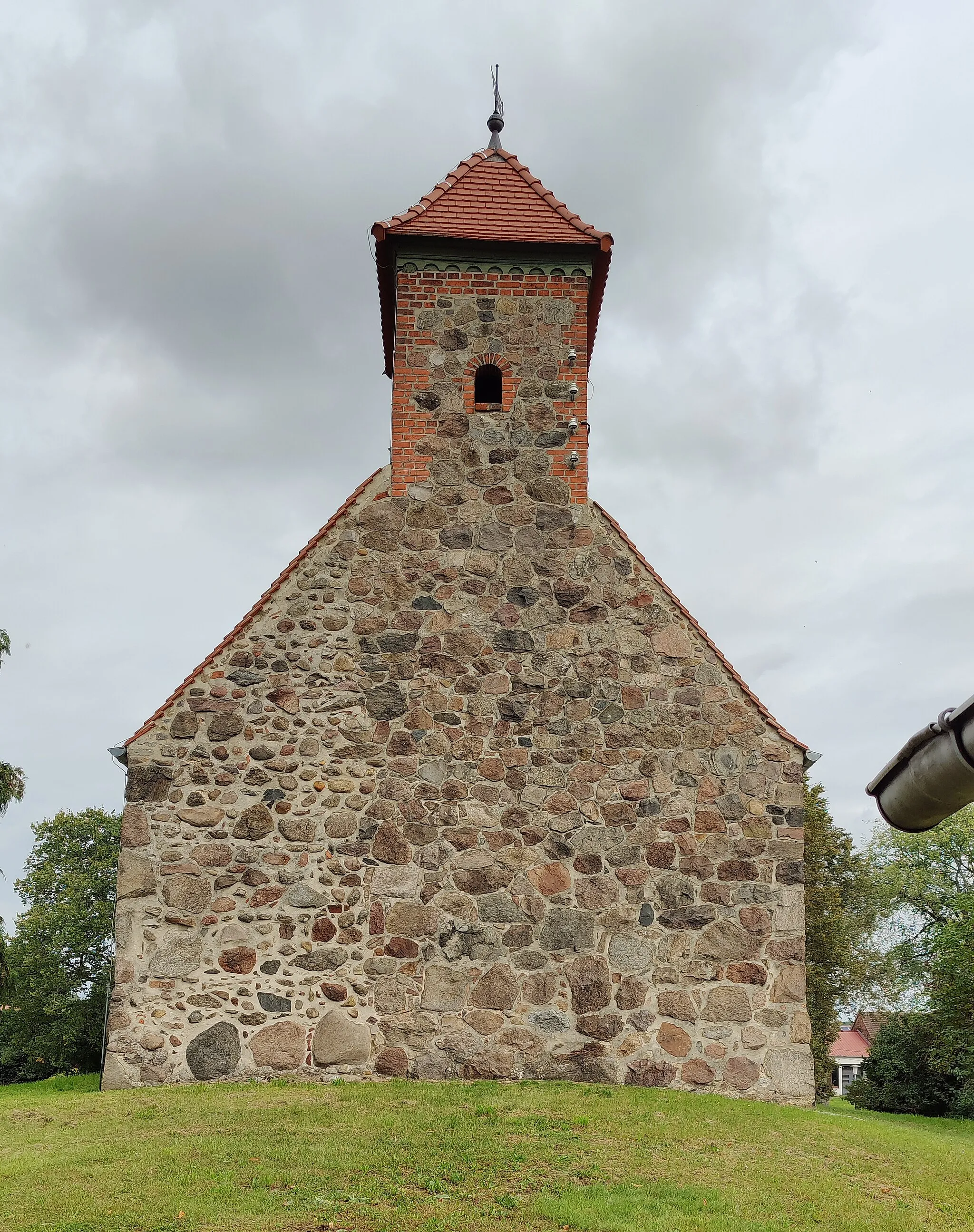 Photo showing: Evangelische Dorfkirche Klein Marzehns, Gemeinde Rabenstein/Fläming, Landkreis Potsdam-Mittelmark, Brandenburg, Deutschland