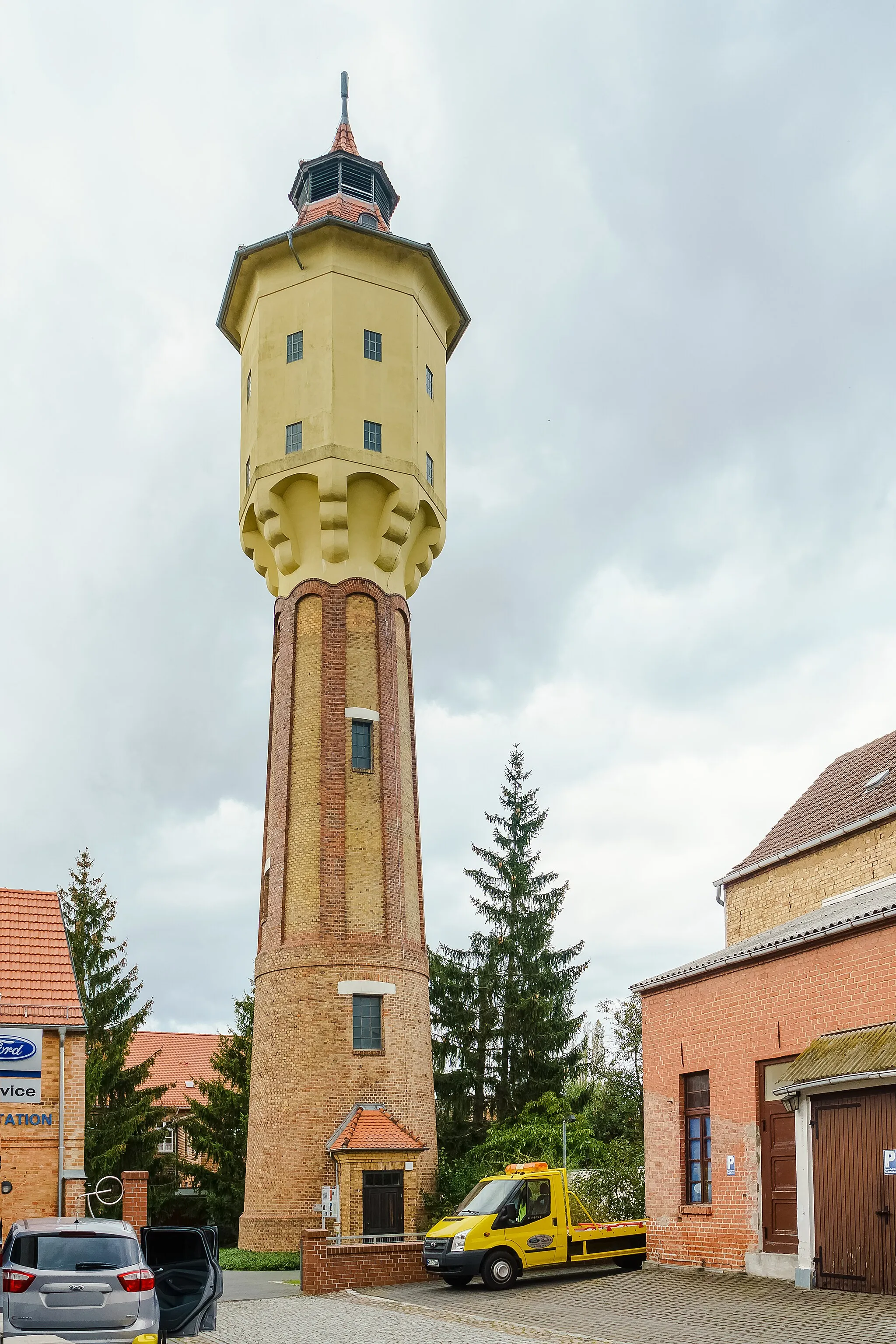 Photo showing: Wasserturm zwischen Großstraße und Vogelgesangstraße  in Treuenbrietzen